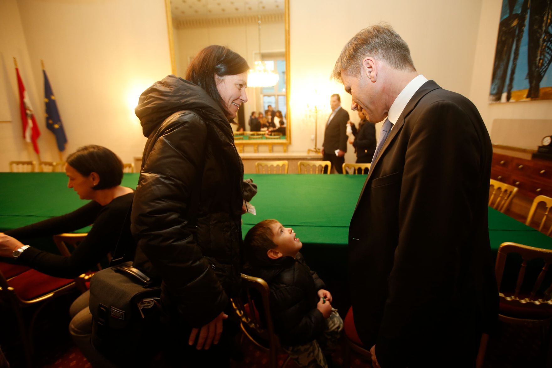 Am 26. Oktober 2015 empfing Kanzleramtsminister Josef Ostermayer im Rahmen des Nationalfeiertages Besucherinnen und Besucher im Bundeskanzleramt.