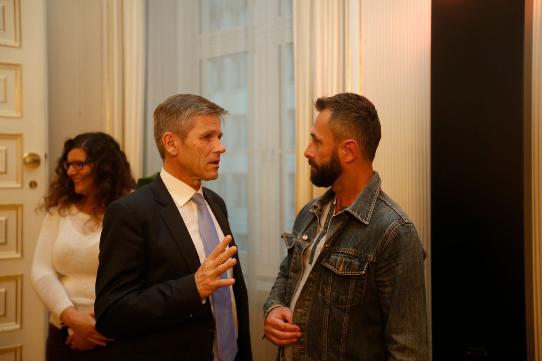 Am 26. Oktober 2015 empfing Kanzleramtsminister Josef Ostermayer im Rahmen des Nationalfeiertages Besucherinnen und Besucher im Bundeskanzleramt.