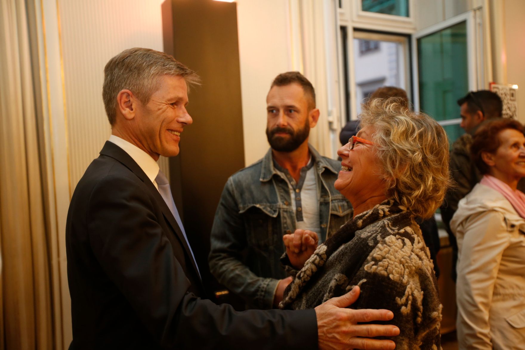 Am 26. Oktober 2015 empfing Kanzleramtsminister Josef Ostermayer im Rahmen des Nationalfeiertages Besucherinnen und Besucher im Bundeskanzleramt.
