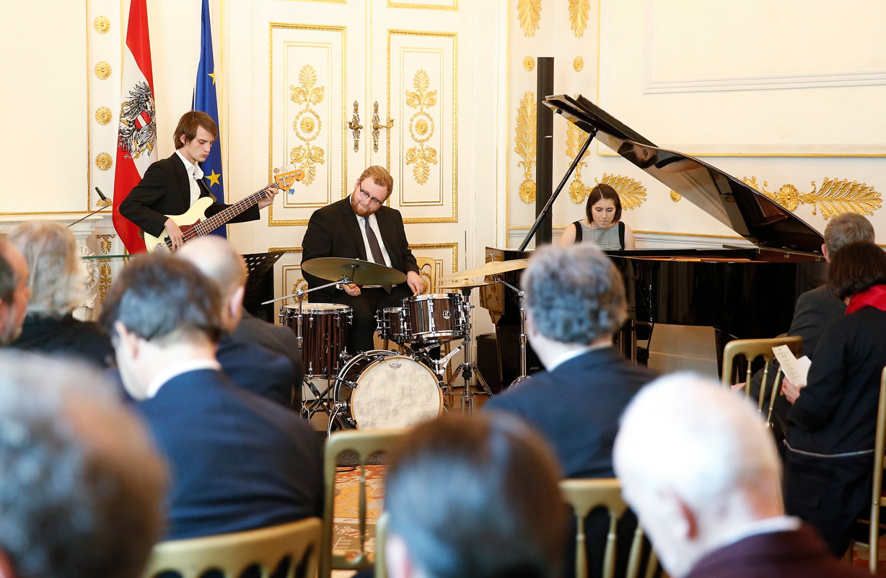 Am 6. November 2015 &uuml;berreichte Kunst- und Kulturminister Josef Ostermayer an Reinhard Frauscher das Gro&szlig;e Ehrenzeichen und an Franz Medwenitsch das Silberne Ehrenzeichen f&uuml;r Verdienste um die Republik &Ouml;sterreich.