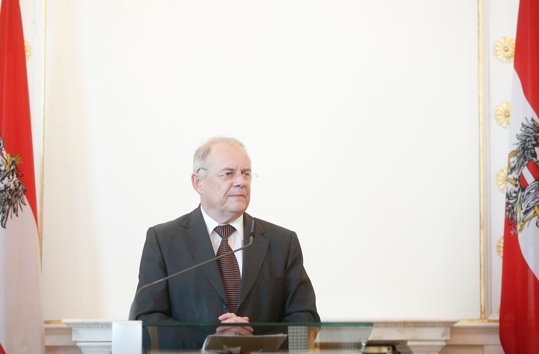 Am 6. November 2015 &uuml;berreichte Kunst- und Kulturminister Josef Ostermayer an Reinhard Frauscher das Gro&szlig;e Ehrenzeichen und an Franz Medwenitsch das Silberne Ehrenzeichen f&uuml;r Verdienste um die Republik &Ouml;sterreich. Im Bild Sektionschef Manfred Matzka.