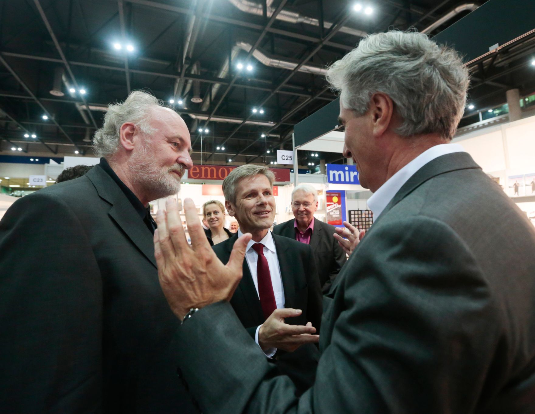 Am 11. November 2015 er&ouml;ffnete Kunst- und Kulturminister Josef Ostermayer die internationale Buchmesse &bdquo;Buch Wien 15&ldquo;.