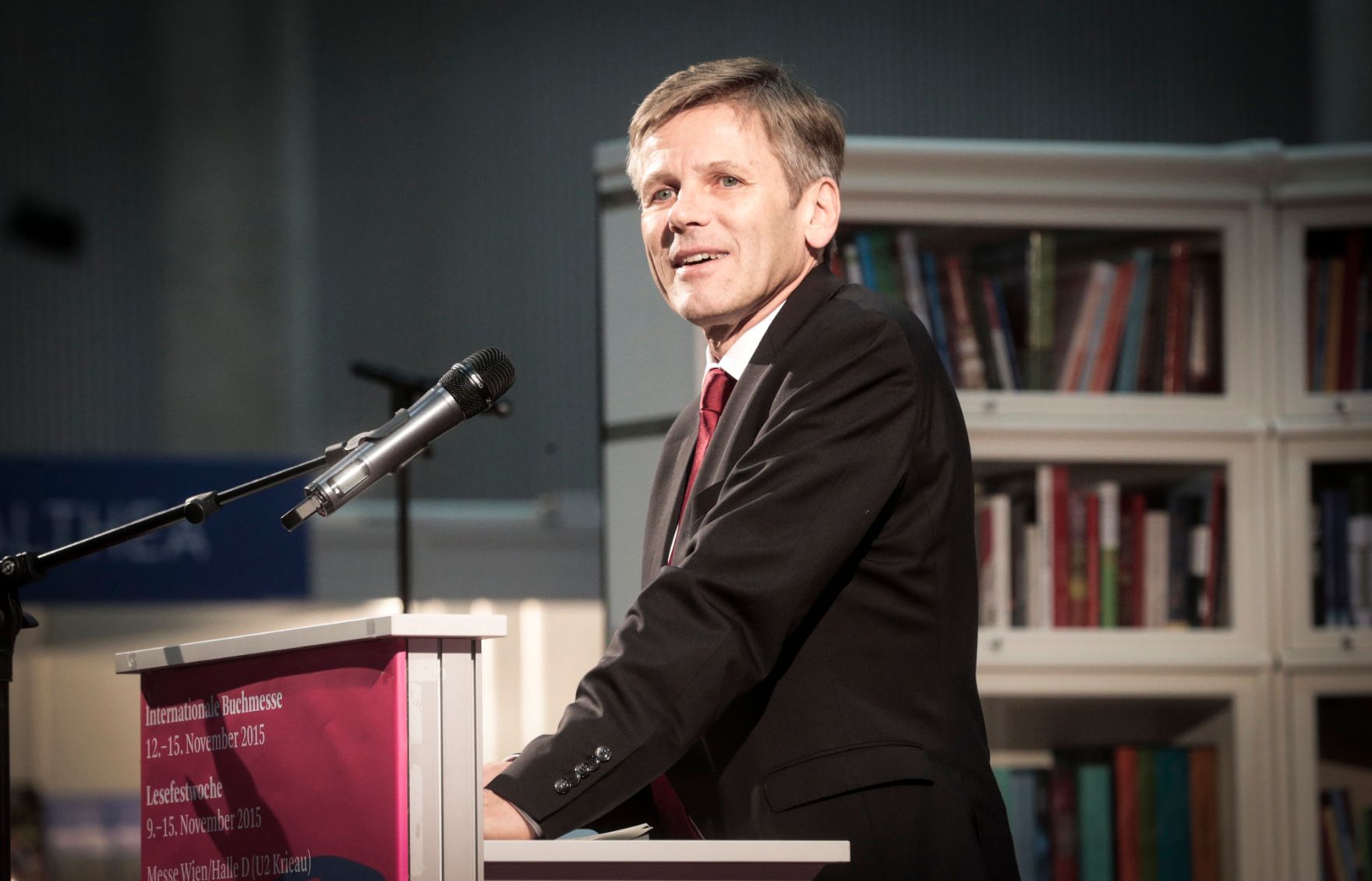 Am 11. November 2015 er&ouml;ffnete Kunst- und Kulturminister Josef Ostermayer die internationale Buchmesse &bdquo;Buch Wien 15&ldquo;.