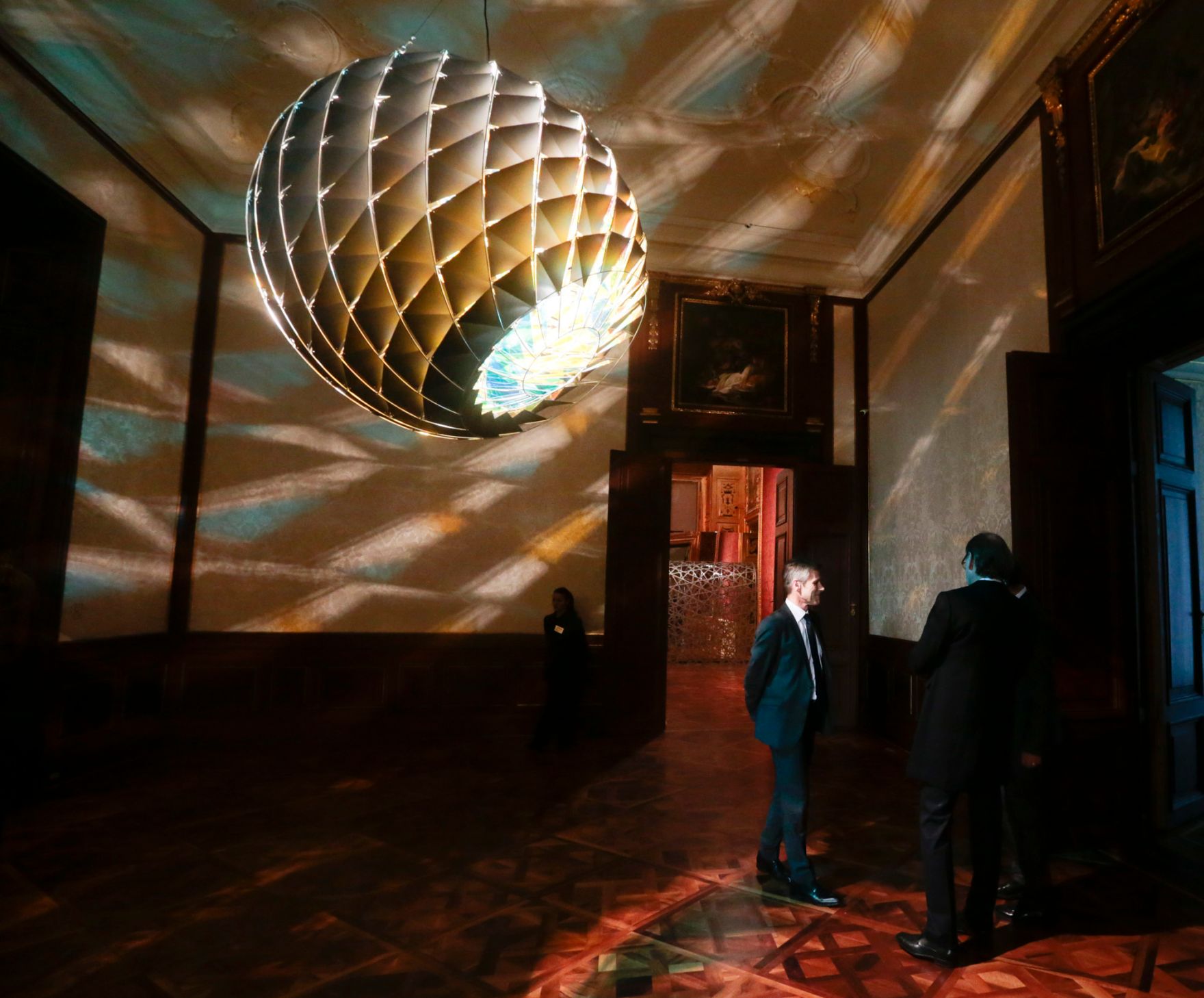 Am 20. November 2015 er&ouml;ffnete Kunst- und Kulturminister Josef Ostermayer (im Bild) die Ausstellung &quot;Olafur Eliasson: Baroque Baroque&quot; im Winterpalais.