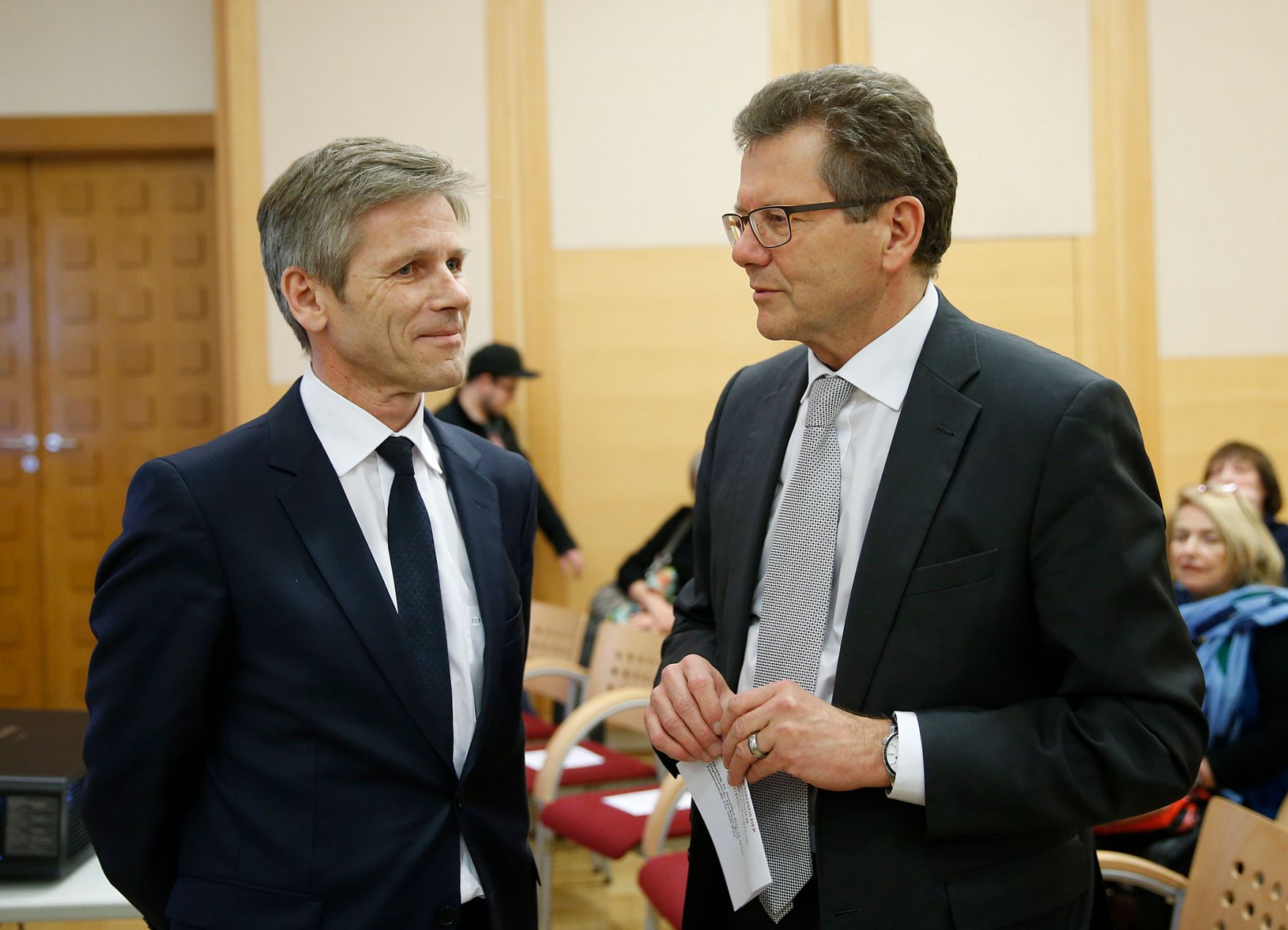 Am 24. November 2015 hielten Kunst -und Kulturminister Josef Ostermayer (l.) und Staatssekr&auml;terin Sonja Ste&szlig;l Gru&szlig;worte bei der Buchpr&auml;sentation &quot;Der Zukuntsfonds &Ouml;sterreich - Entstehung, Entwicklung und Bedeutung&quot; in der Diplomatischen Akademie Wien.
