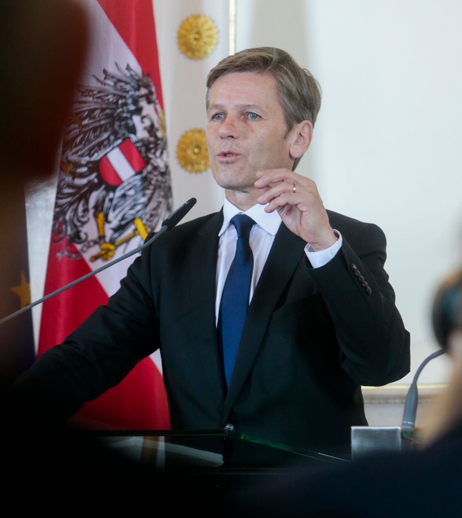 Am 14. Dezember 2015 fand im Bundeskanzleramt eine Pressekonferenz zur 15. Architektur-Biennale in Venedig 2016 statt. Im Bild Kunst- und Kulturminister Josef Ostermayer.