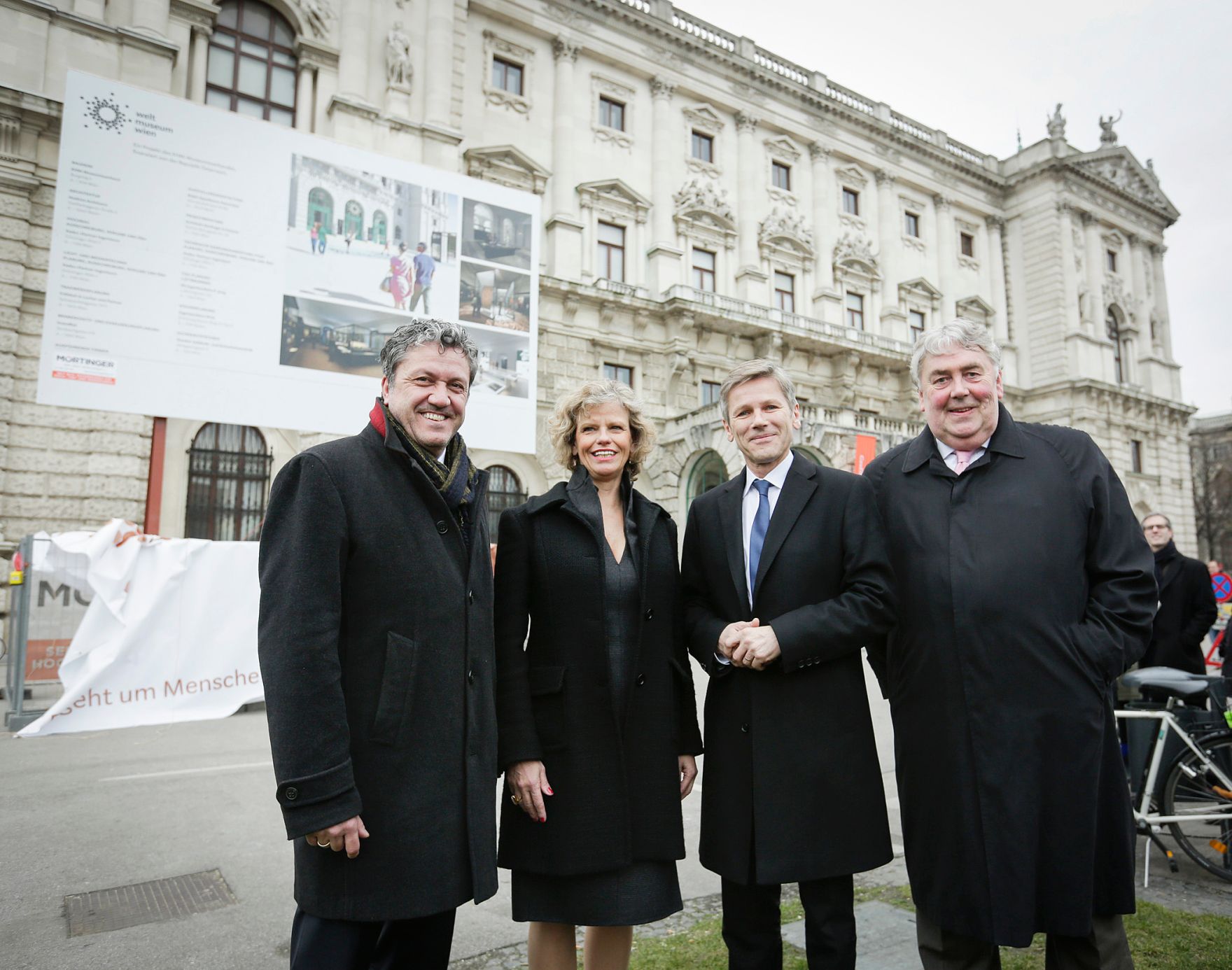 Am 8. Februar 2016 fand der symbolische Spatenstich f&uuml;r das neue Weltmuseum Wien statt. Im Bild Kunst- und Kulturminister Josef Ostermayer (m.r.) mit der Generaldirektorin des Kunsthistorischen Museums Sabine Haag (m.l.), dem Direktor des Weltmuseum Wien Steven Engelsman (r.) und Burghauptmann Reinhold Sahl (l.).