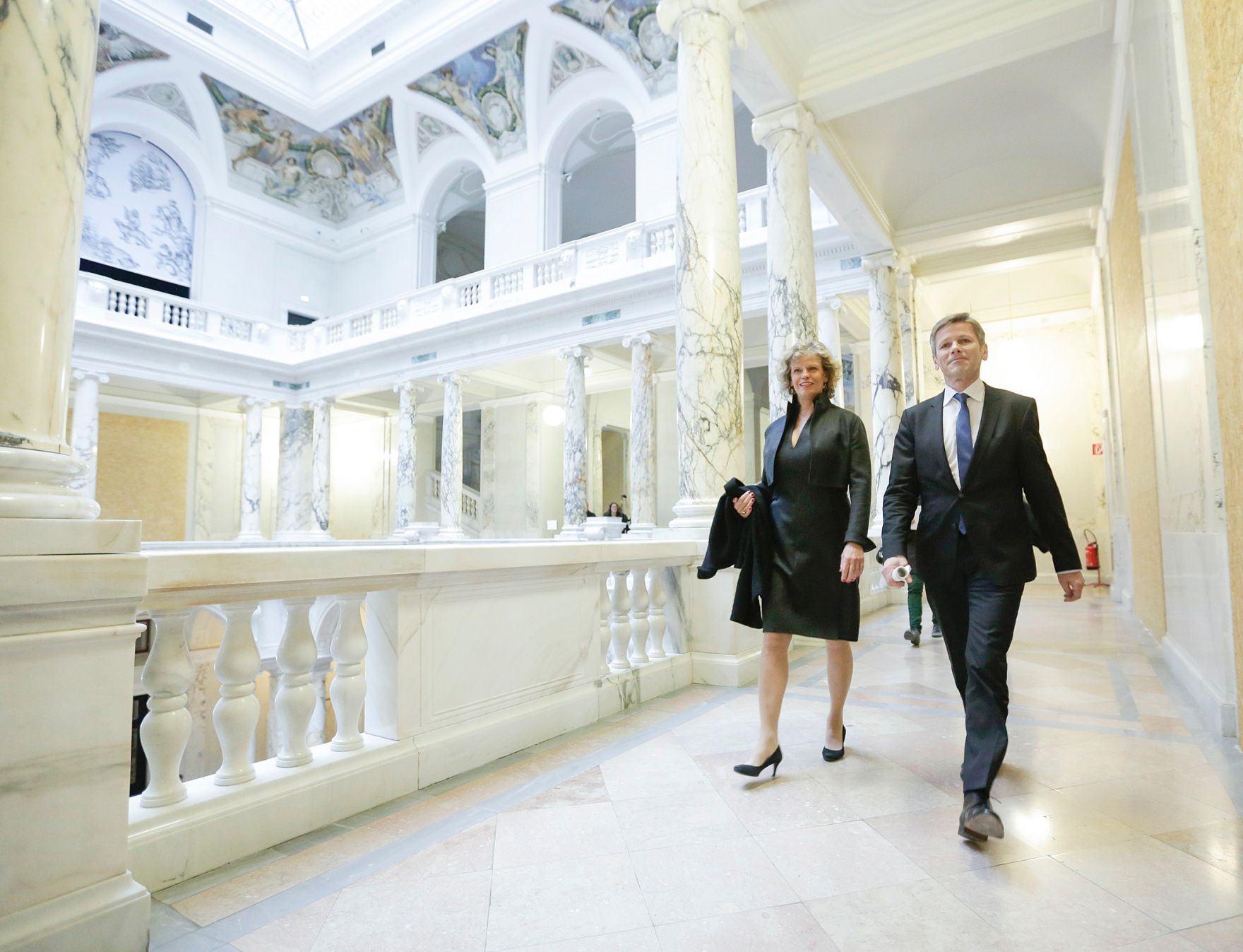 Am 8. Februar 2016 fand der symbolische Spatenstich f&uuml;r das neue Weltmuseum Wien statt. Im Bild Kunst- und Kulturminister Josef Ostermayer (r.) mit der Generaldirektorin des Kunsthistorischen Museums Sabine Haag (l.).