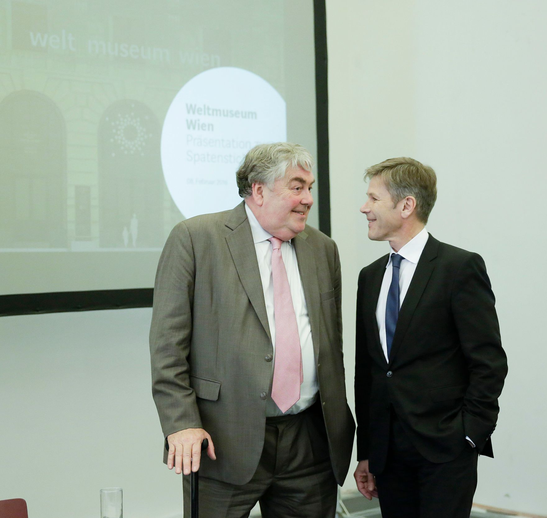 Am 8. Februar 2016 fand der symbolische Spatenstich f&uuml;r das neue Weltmuseum Wien statt. Im Bild Kunst- und Kulturminister Josef Ostermayer (r.) mit dem Direktor des Weltmuseum Wien Steven Engelsman (l.).