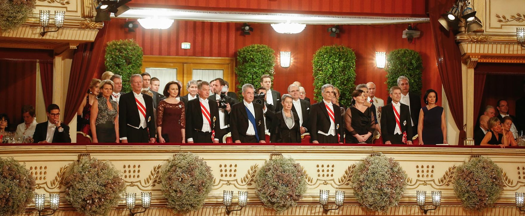 Am 4. Februar 2016 besuchte Kanzleramtsminister Josef Ostermayer den Wiener Opernball. Im Bild der Blick auf die Loge des Bundespr&auml;sidenten.
