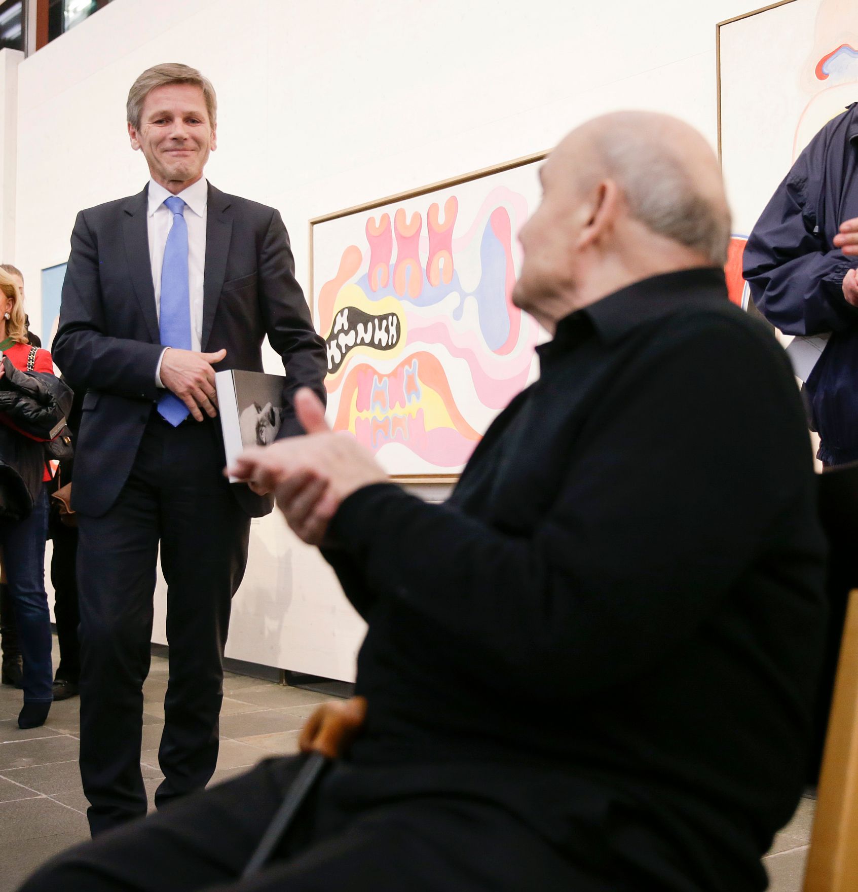 Am 8. M&auml;rz 2016 er&ouml;ffnete Kunst- und Kulturminister Josef Ostermayer (l.) die Ausstellung des K&uuml;nstlers Oswald Oberhuber (r.) im 21er Haus.