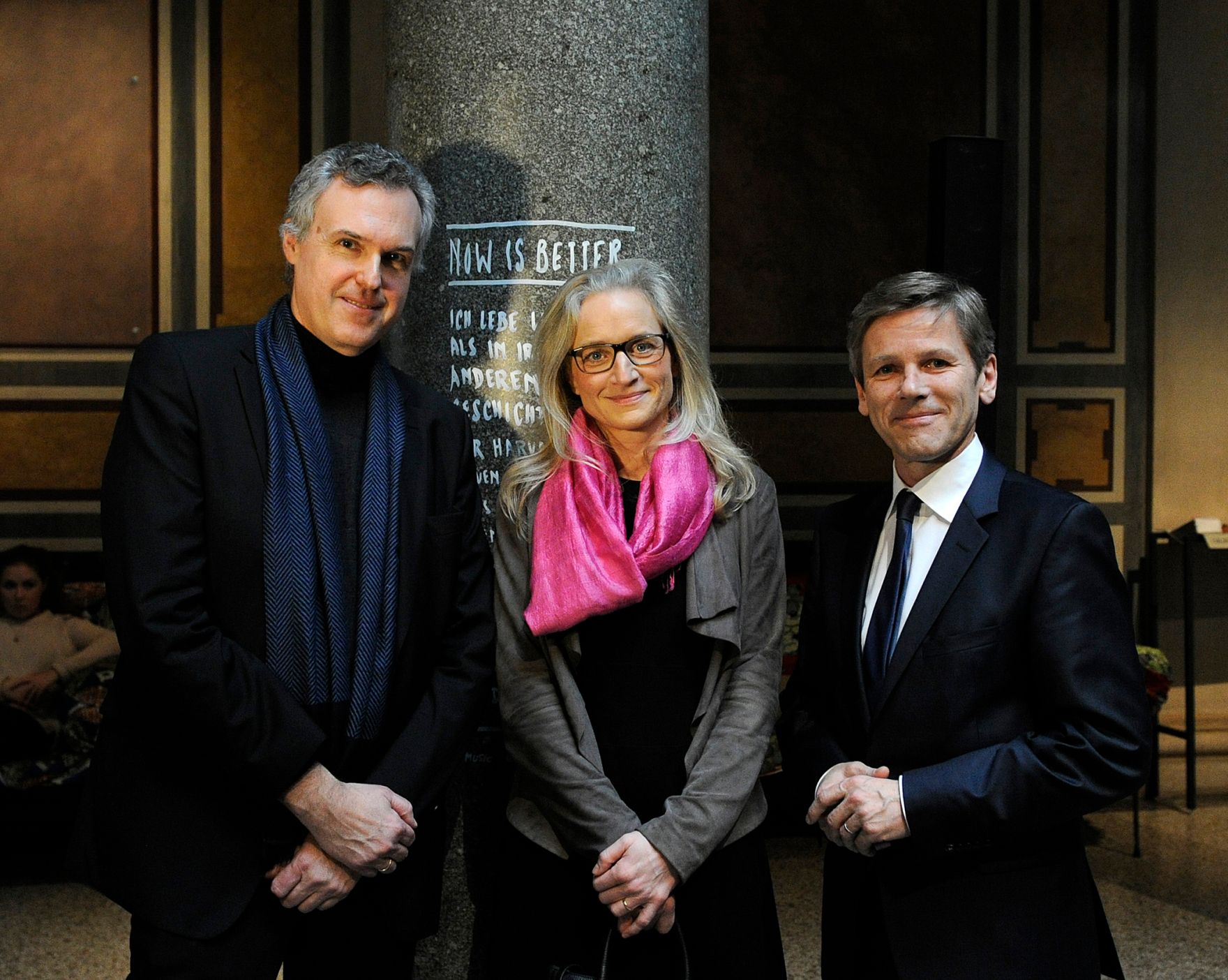 Am 16. M&auml;rz 2016 gab Kunst- und Kulturminister Josef Ostermayer (r.) eine Pressekonferenz zur Bestellung der wissenschaftlichen und kaufm&auml;nnischen Direktion des Museum f&uuml;r Angewandte Kunst 2016 bis 2021. Im Bild mit dem MAK-Direktor Christoph Thun-Hohenstein (l.) und der kaufm&auml;nnischen Gesch&auml;ftsf&uuml;hrerin des MAK Teresa Mitterlehner-Marchesani (m.).