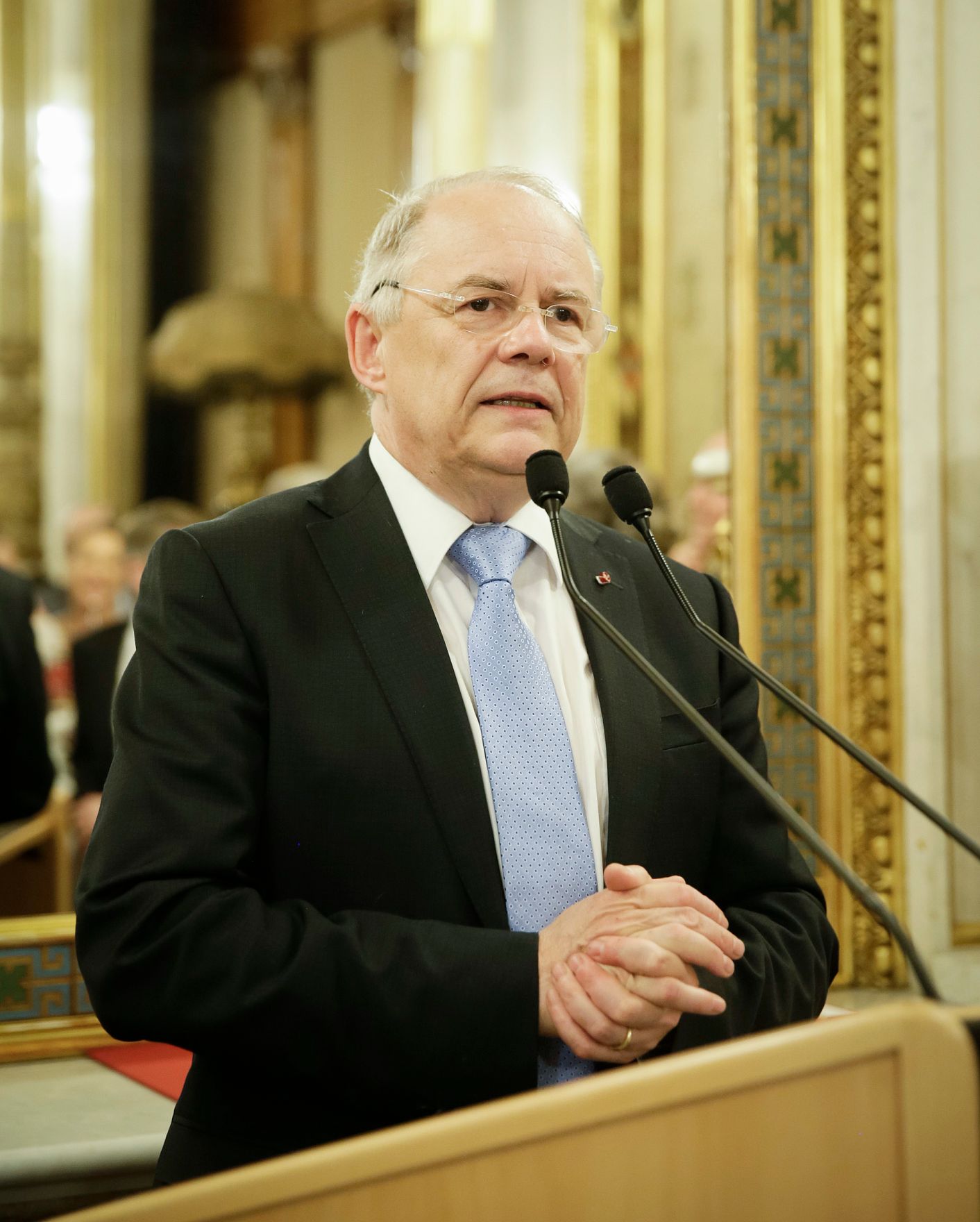 Am 31. M&auml;rz 2015 &uuml;berreichte Kunst- und Kulturminister Josef Ostermayer das Gro&szlig;e Goldene Ehrenzeichen f&uuml;r Verdienste um die Republik &Ouml;sterreich an G&uuml;nter Rhomberg. Im Bild Manfred Matzka.