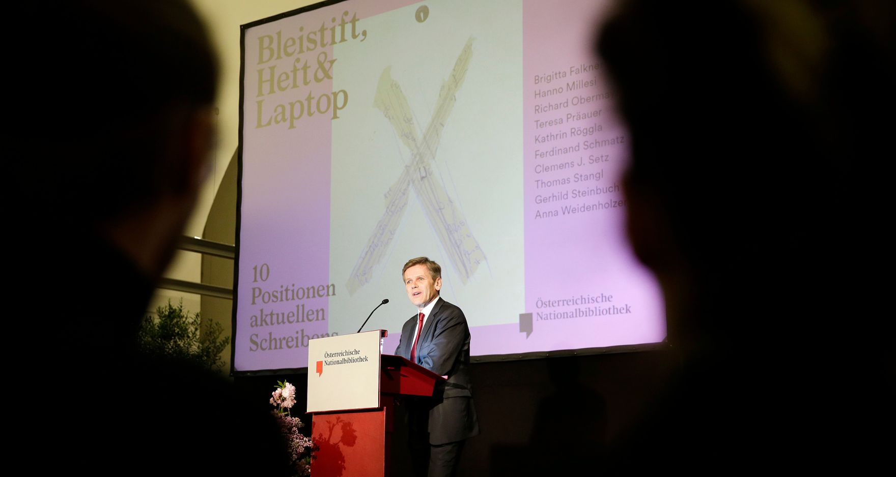 Am 15. April 2016 hielt Kunst- und Kulturminister Josef Ostermayer (im Bild) die Er&ouml;ffnungsansprache bei der Sonderausstellung &quot;Bleistift, Heft und Laptop - 10 Positionen literarischen Schreibens&quot; in der &Ouml;sterreichischen Nationalbibliothek.