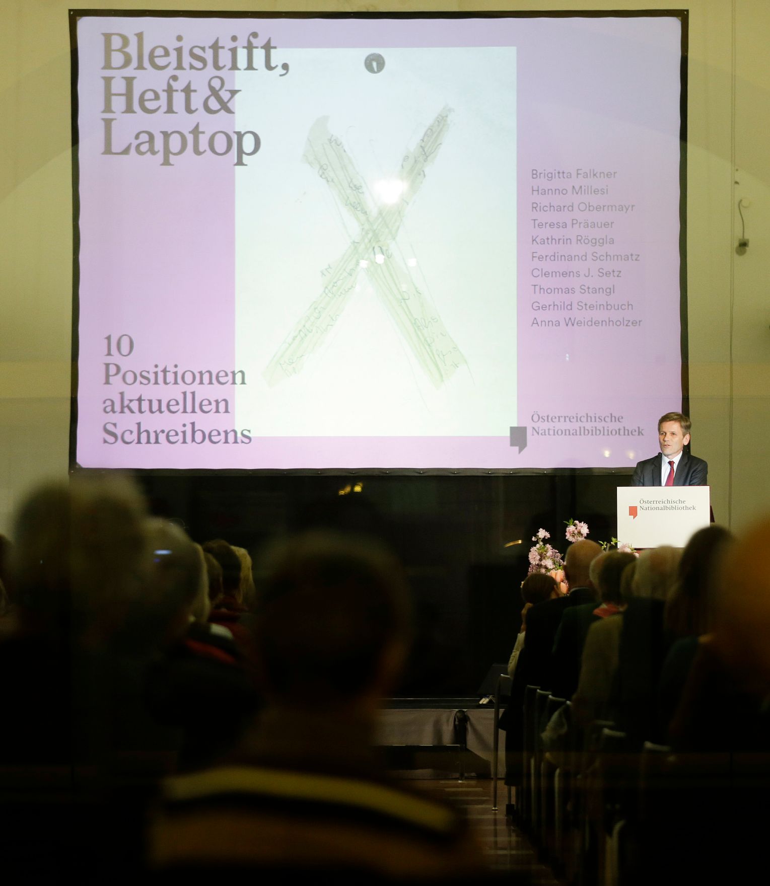 Am 15. April 2016 hielt Kunst- und Kulturminister Josef Ostermayer die Er&ouml;ffnungsansprache bei der Sonderausstellung &quot;Bleistift, Heft und Laptop - 10 Positionen literarischen Schreibens&quot; in der &Ouml;sterreichischen Nationalbibliothek.