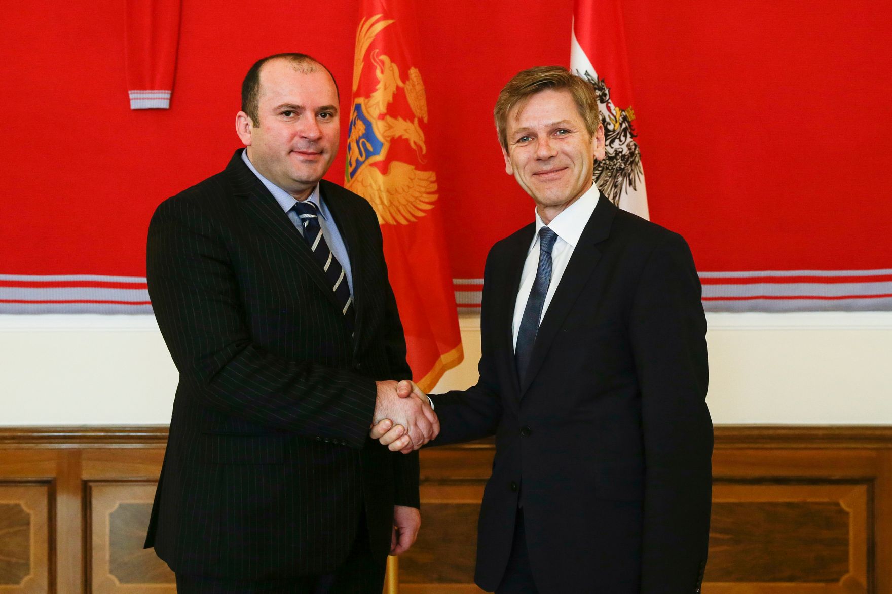 Am 21. April 2016 empfing Kunst- und Kulturminister Josef Ostermayer (r.) den montenegrinischen Kulturminister Pavle Goranović (l.) zu einem Arbeitstreffen.