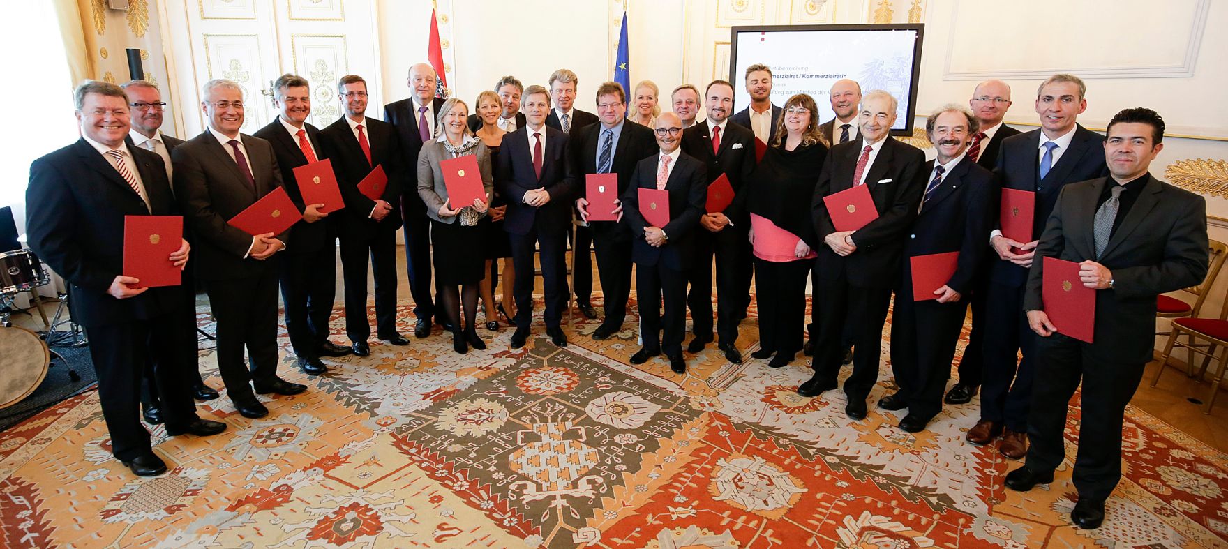 Am 22. April 2016 bestellte der Bundeskanzler Vertreterinnen und Vertreter der Wirtschaft zu Mitgliedern der bei der Bundesanstalt &quot;Statistik &Ouml;sterreich&quot; eingerichteten Wirtschaftskurie.