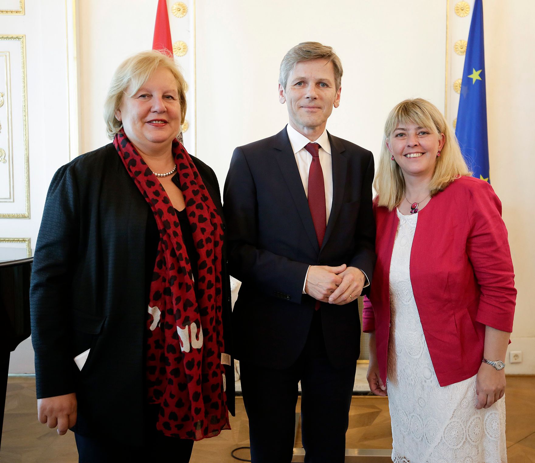 Am 22. April 2016 bestellte der Bundeskanzler Vertreterinnen und Vertreter der Wirtschaft zu Mitgliedern der bei der Bundesanstalt &quot;Statistik &Ouml;sterreich&quot; eingerichteten Wirtschaftskurie.