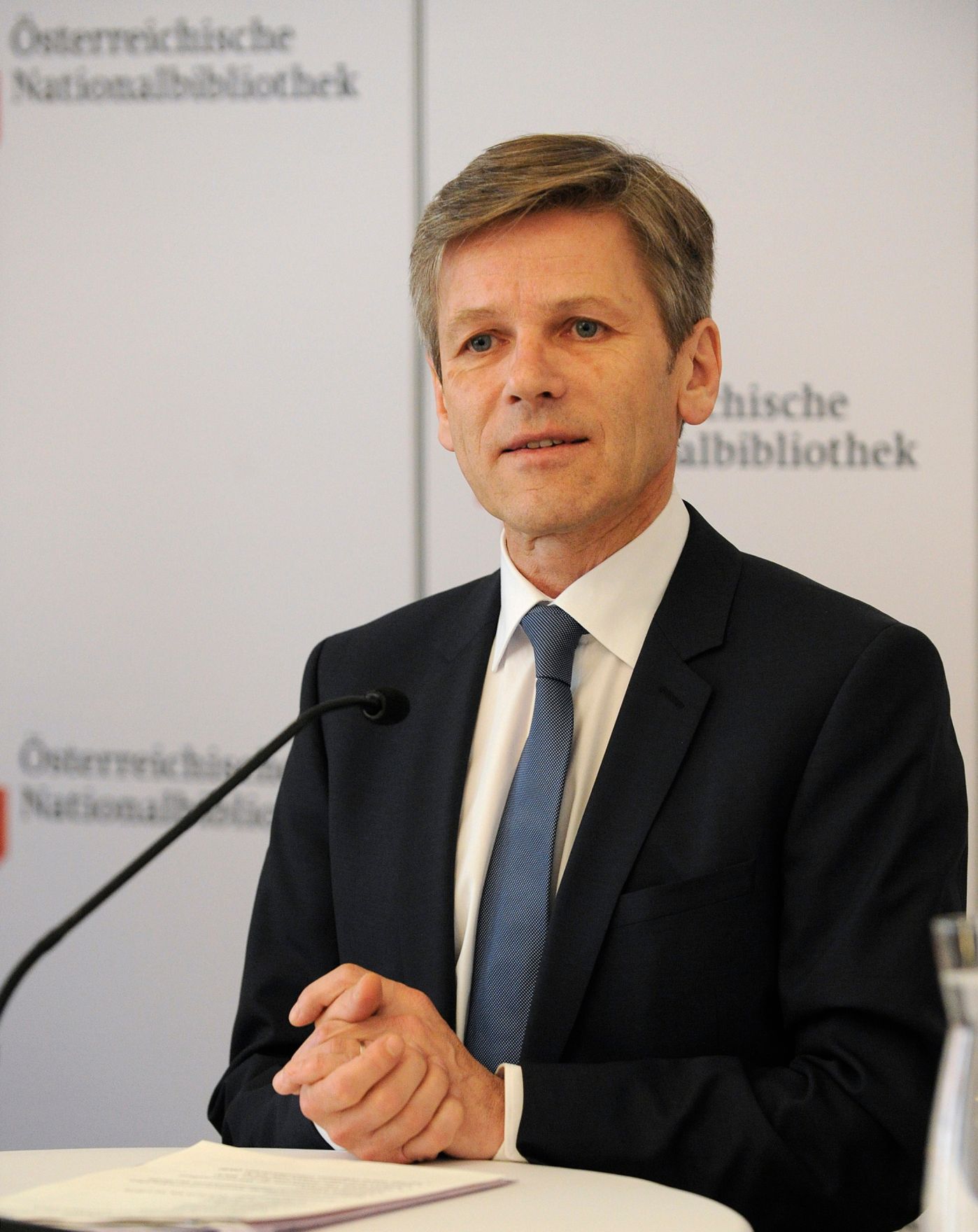 Am 25. April 2016 nahm Kunst- und Kulturminister Josef Ostermayer (im Bild) an der Pressekonferenz zur Bestellung der wissenschaftlichen und kaufm&auml;nnischen Gesch&auml;ftsf&uuml;hrung der &Ouml;sterreichischen Nationalbibliothek teil.