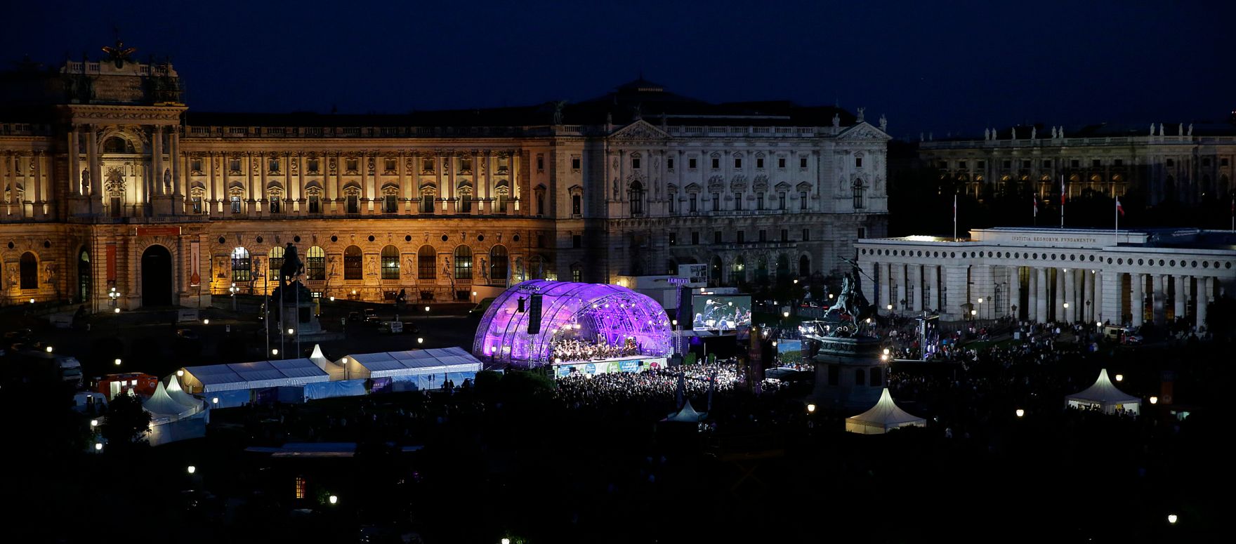 Am 8. Mai 2016 fand das Fest der Freude am Heldenplatz statt.