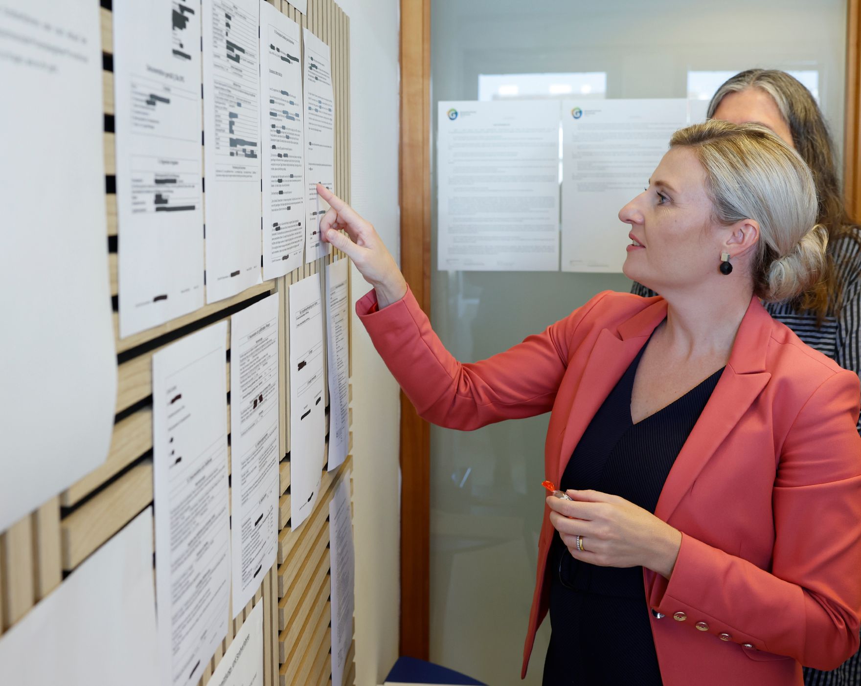 Am 11. September 2024 besuchte Bundesministerin Susanne Raab im Rahmen des Tags der Offenen T&uuml;r das Gewaltschutzzentrum Wien.