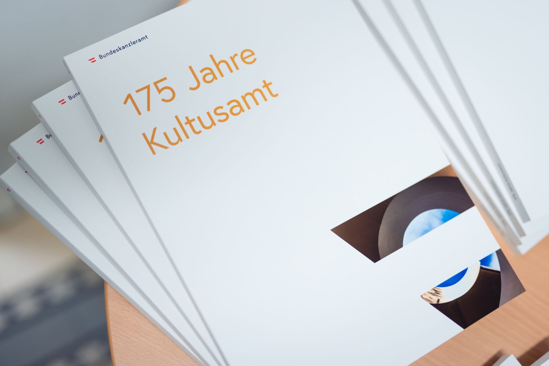 Am 12. September 2024 besuchte Bundesministerin Susanne Raab den Tag der offenen T&uuml;r im Kultusamt in Wien.