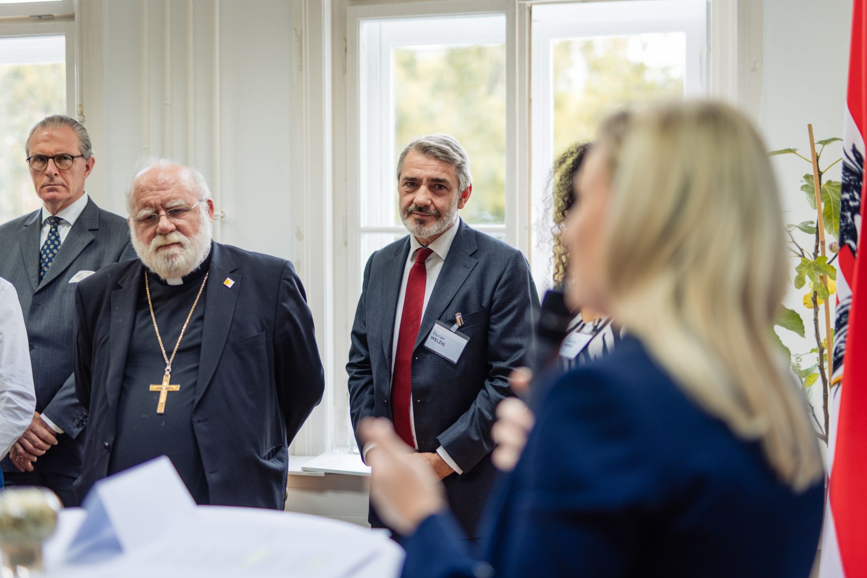 Am 12. September 2024 besuchte Bundesministerin Susanne Raab (r.) den Tag der offenen T&uuml;r im Kultusamt in Wien.