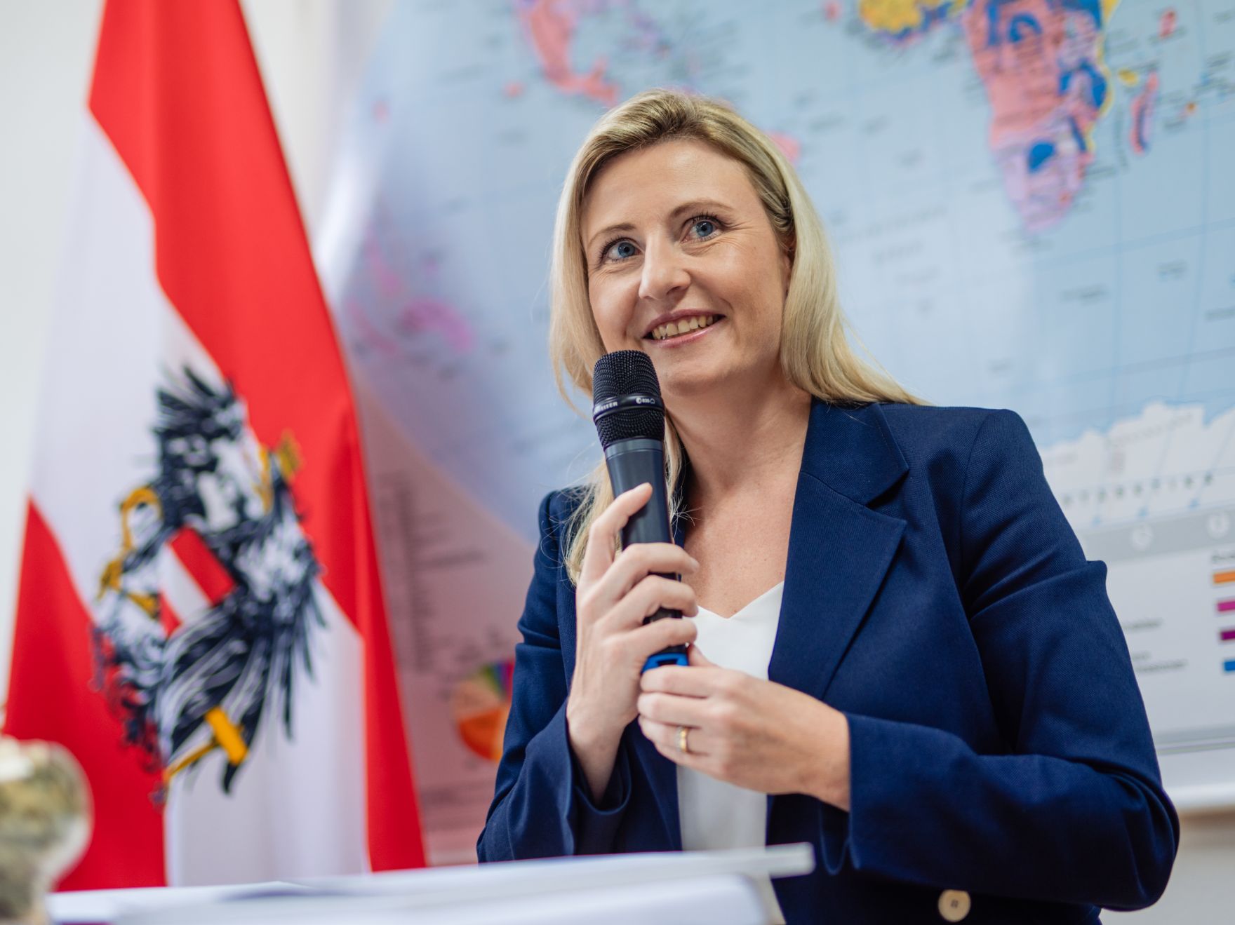 Am 12. September 2024 besuchte Bundesministerin Susanne Raab (im Bild) den Tag der offenen T&uuml;r im Kultusamt in Wien.