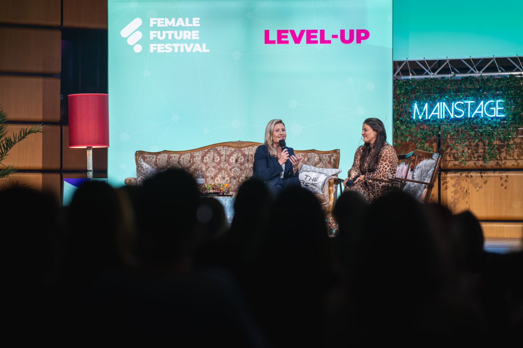 Am 10. Oktober 2024 nahm Bundesministerin Susanne Raab (m.) an der Veranstaltung &bdquo;Female Future Festival Vienna&ldquo; teil.