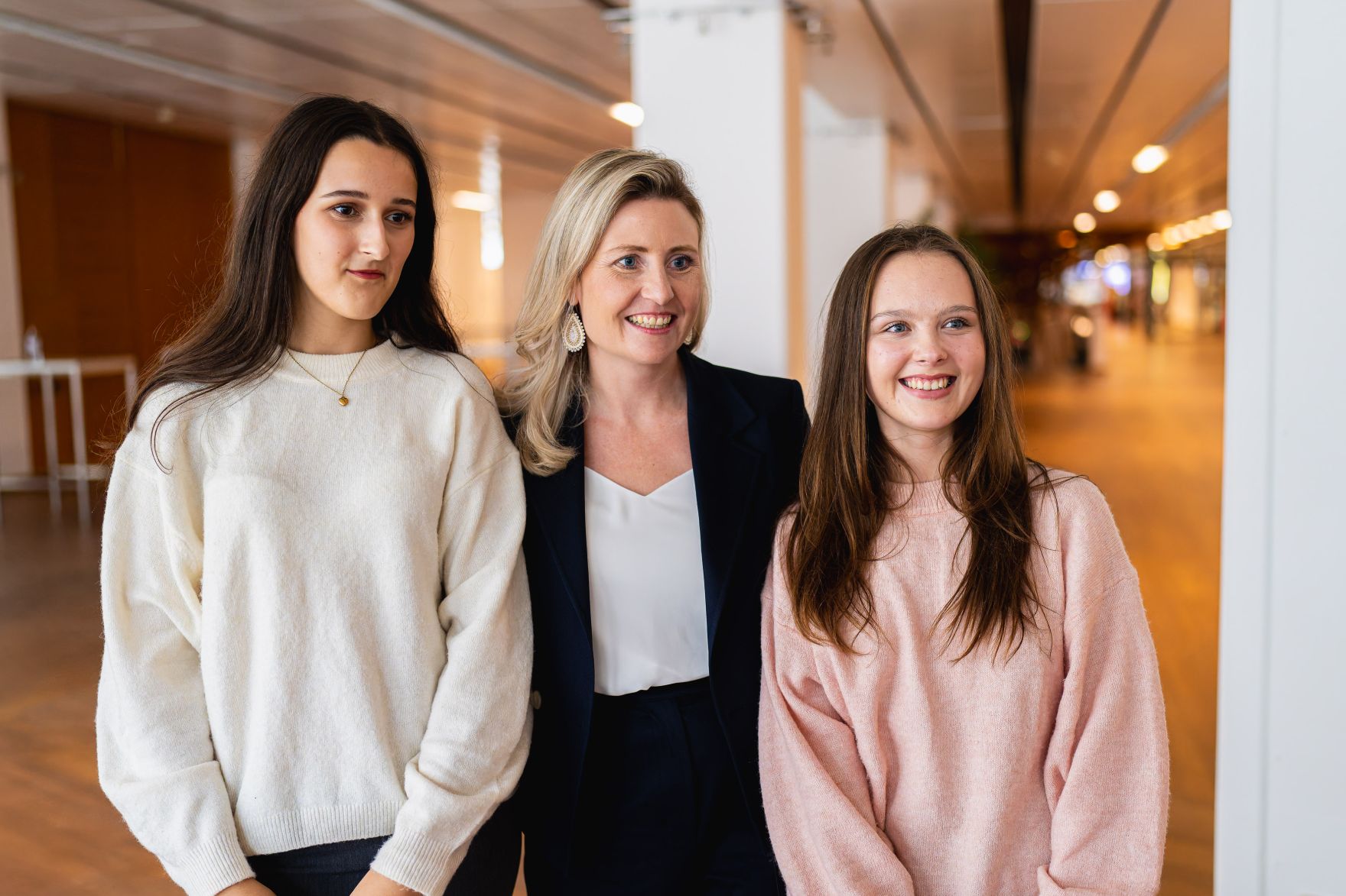 Am 10. Oktober 2024 nahm Bundesministerin Susanne Raab (m.) an der Veranstaltung &bdquo;Female Future Festival Vienna&ldquo; teil.