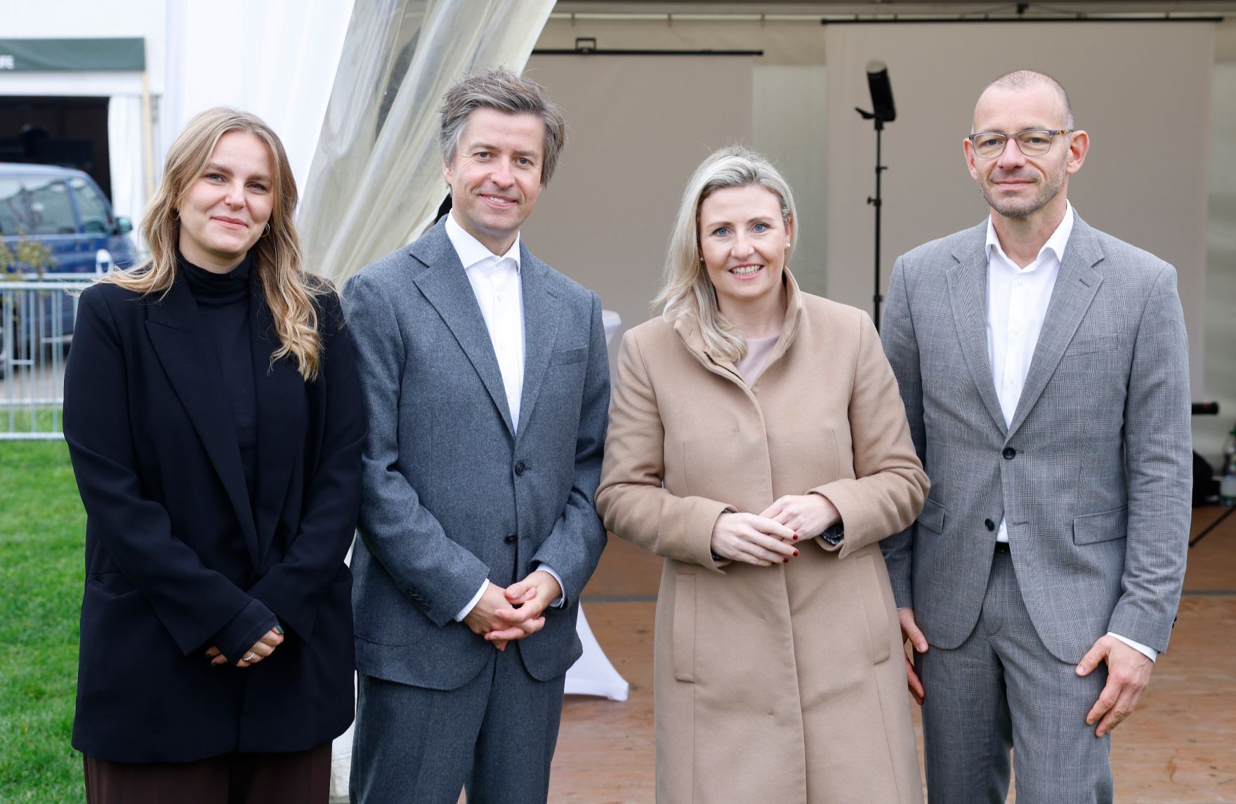 Am 23. Oktober 2024 besuchte Bundesministerin Susanne Raab (im Bild) die &bdquo;Karriereplattform: Lehre&ldquo; am Heldenplatz.