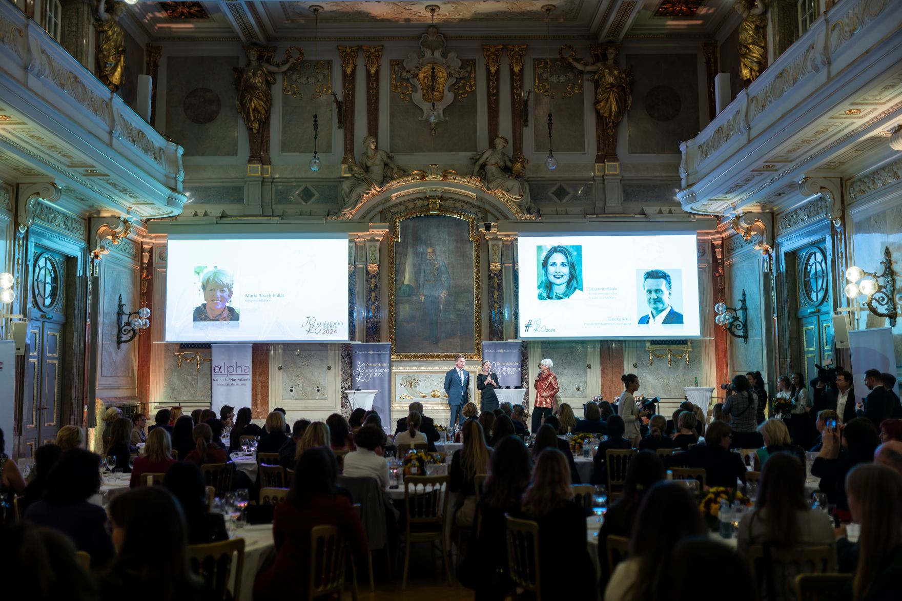 Am 5. November 2024 nahm Bundesministerin Susanne Raab am Gala-Abend der MedienL&Ouml;WINNEN 2024 im Haus der Industrie teil.