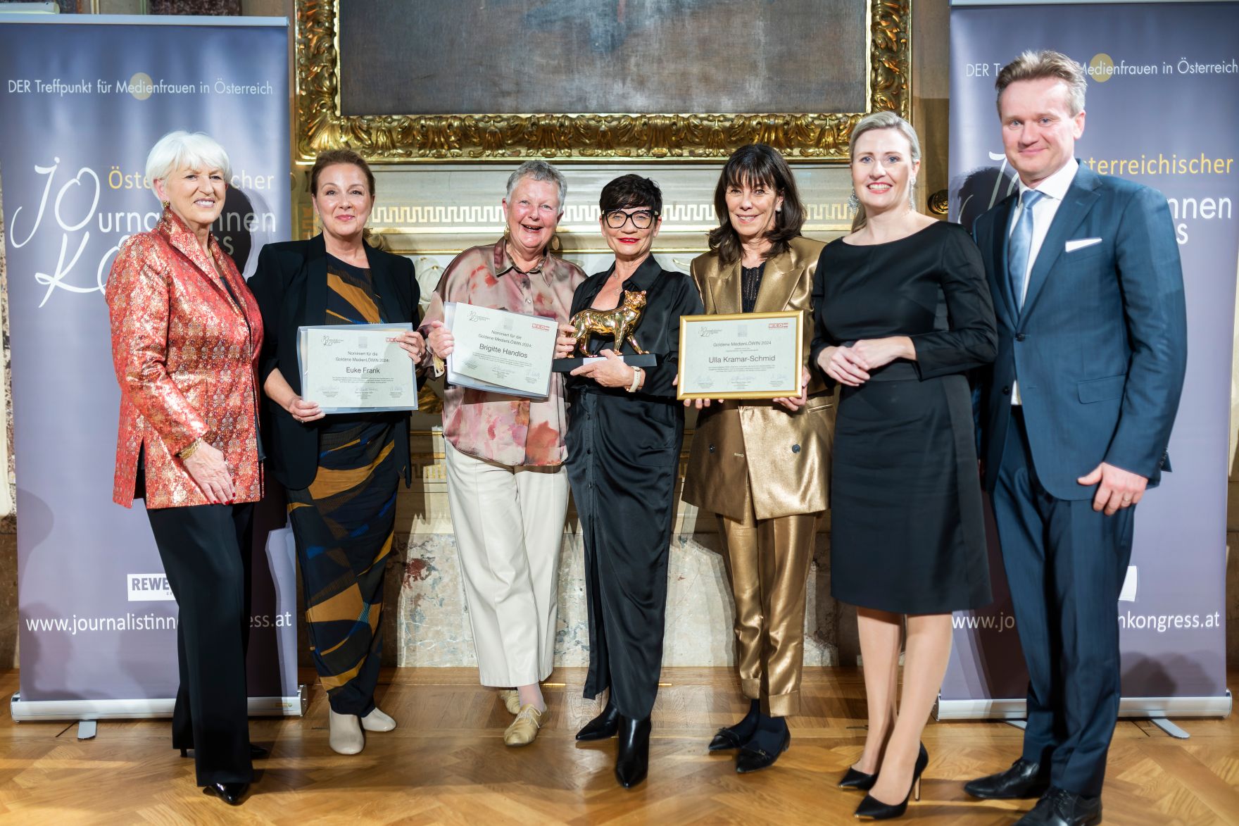 Am 5. November 2024 nahm Bundesministerin Susanne Raab (2.v.r.) am Gala-Abend der MedienL&Ouml;WINNEN 2024 im Haus der Industrie teil.