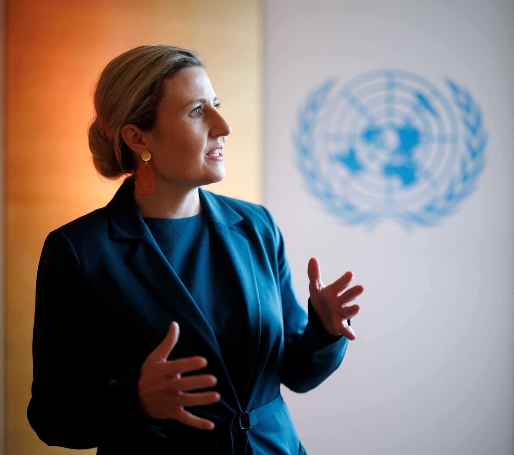 Am 22. November 2024 nahm Bundesministerin Susanne Raab (im Bild) anl&auml;sslich der Kampagne &bdquo;Orange the World&ldquo; einer weltweiten Aktion &bdquo;16 Tage gegen Gewalt an Frauen&ldquo;, an einer Veranstaltung im Vienna International Centre teil.