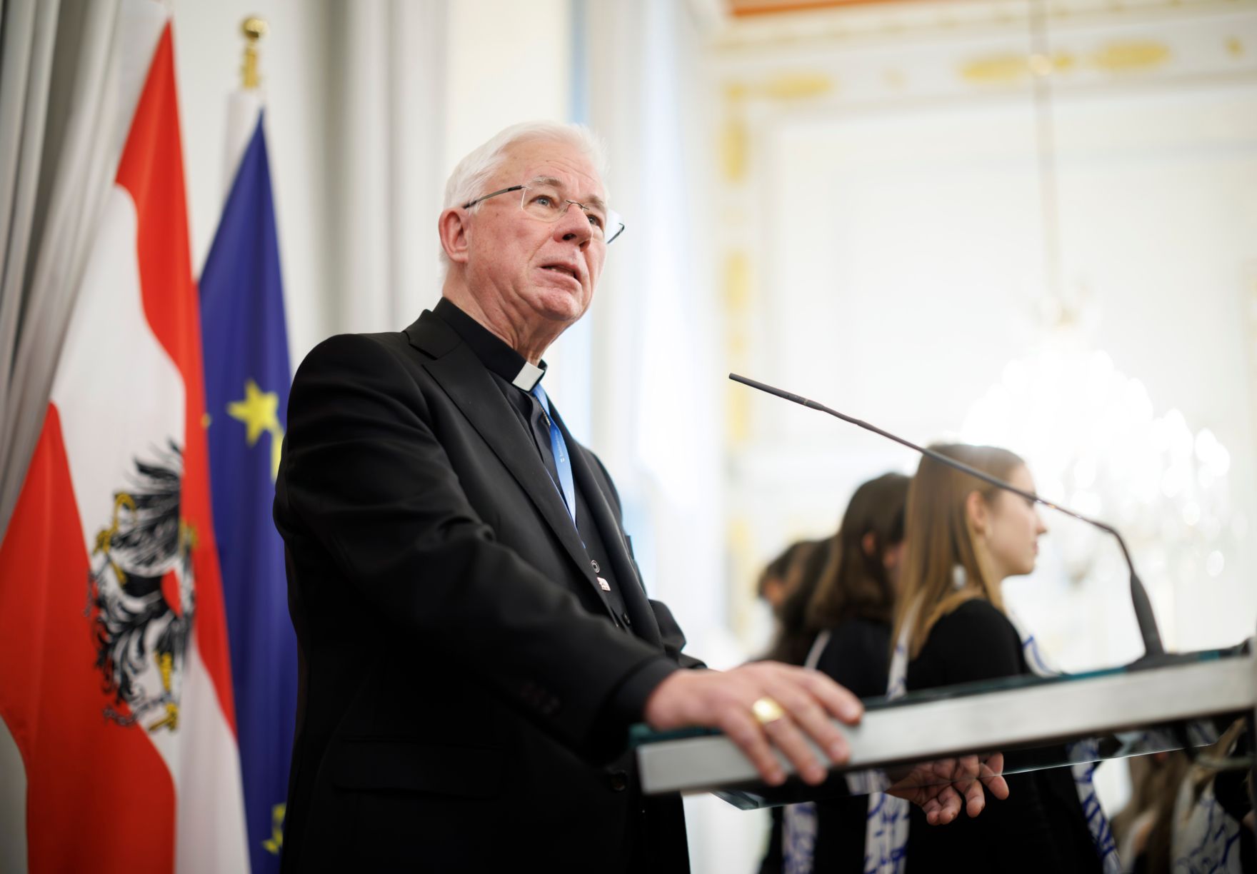 Am 19. Dezember 2024 lud Bundesministerin Susanne Raab zum Adventempfang.