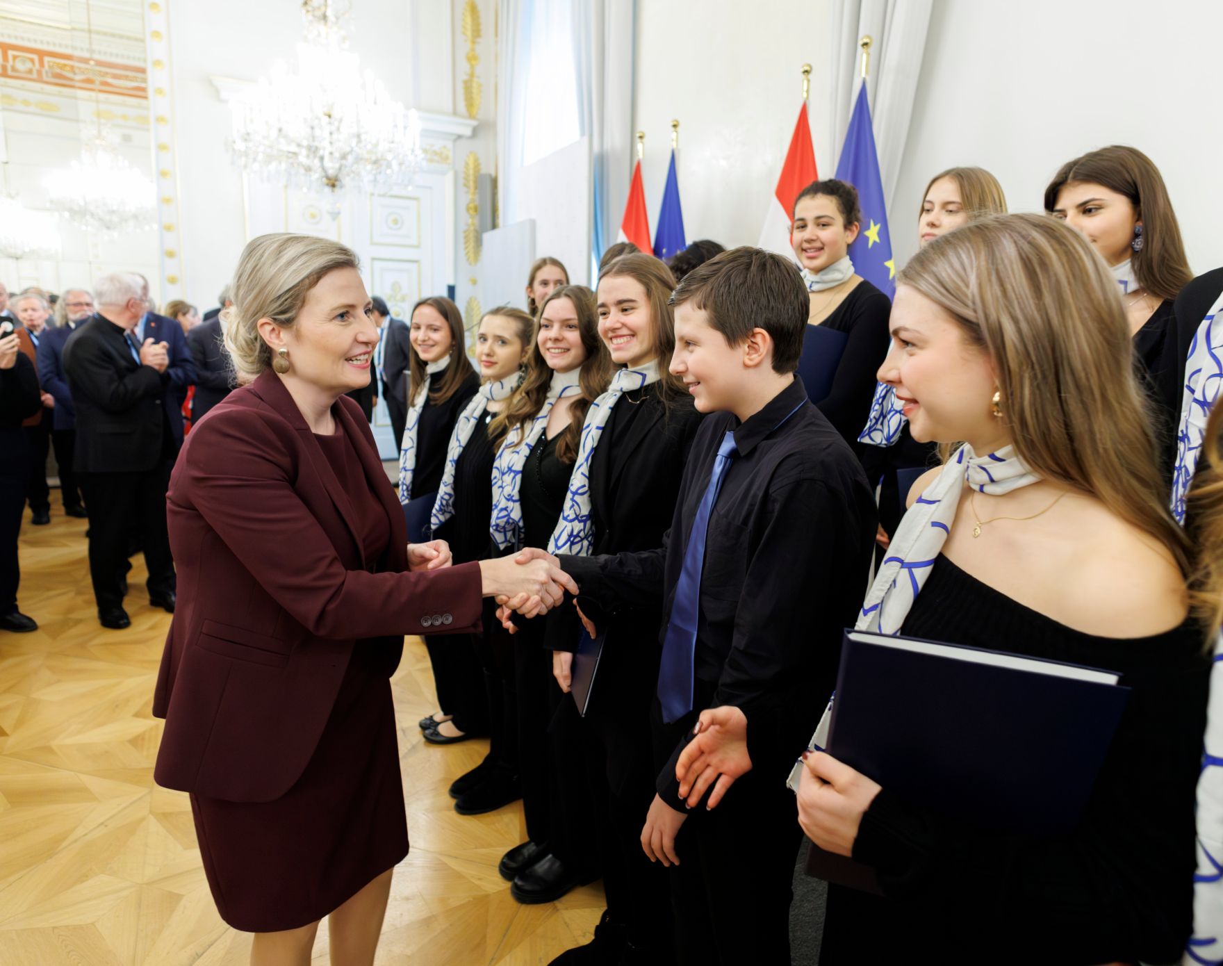 Am 19. Dezember 2024 lud Bundesministerin Susanne Raab (l.) zum Adventempfang.