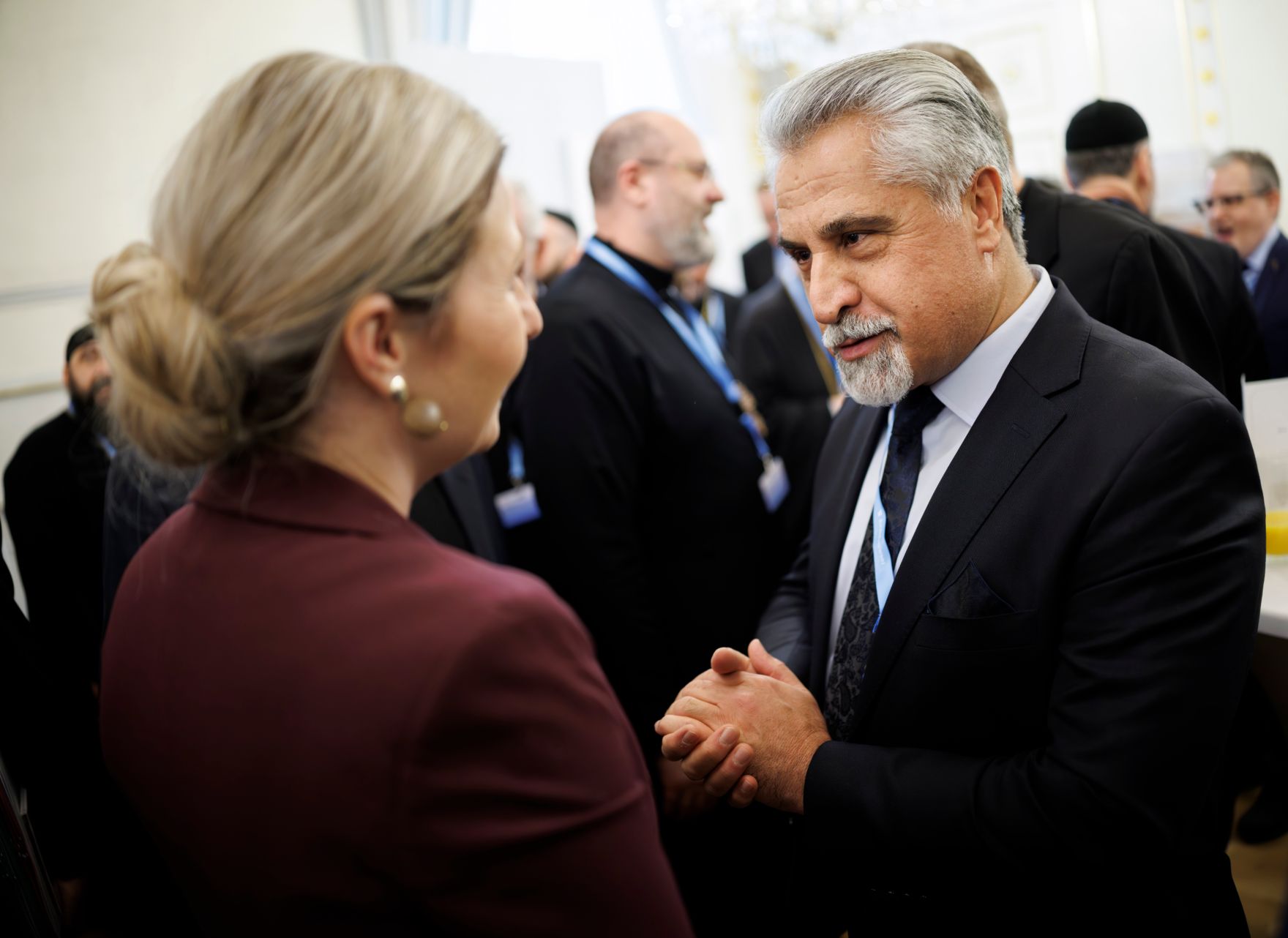 Am 19. Dezember 2024 lud Bundesministerin Susanne Raab (l.) zum Adventempfang.