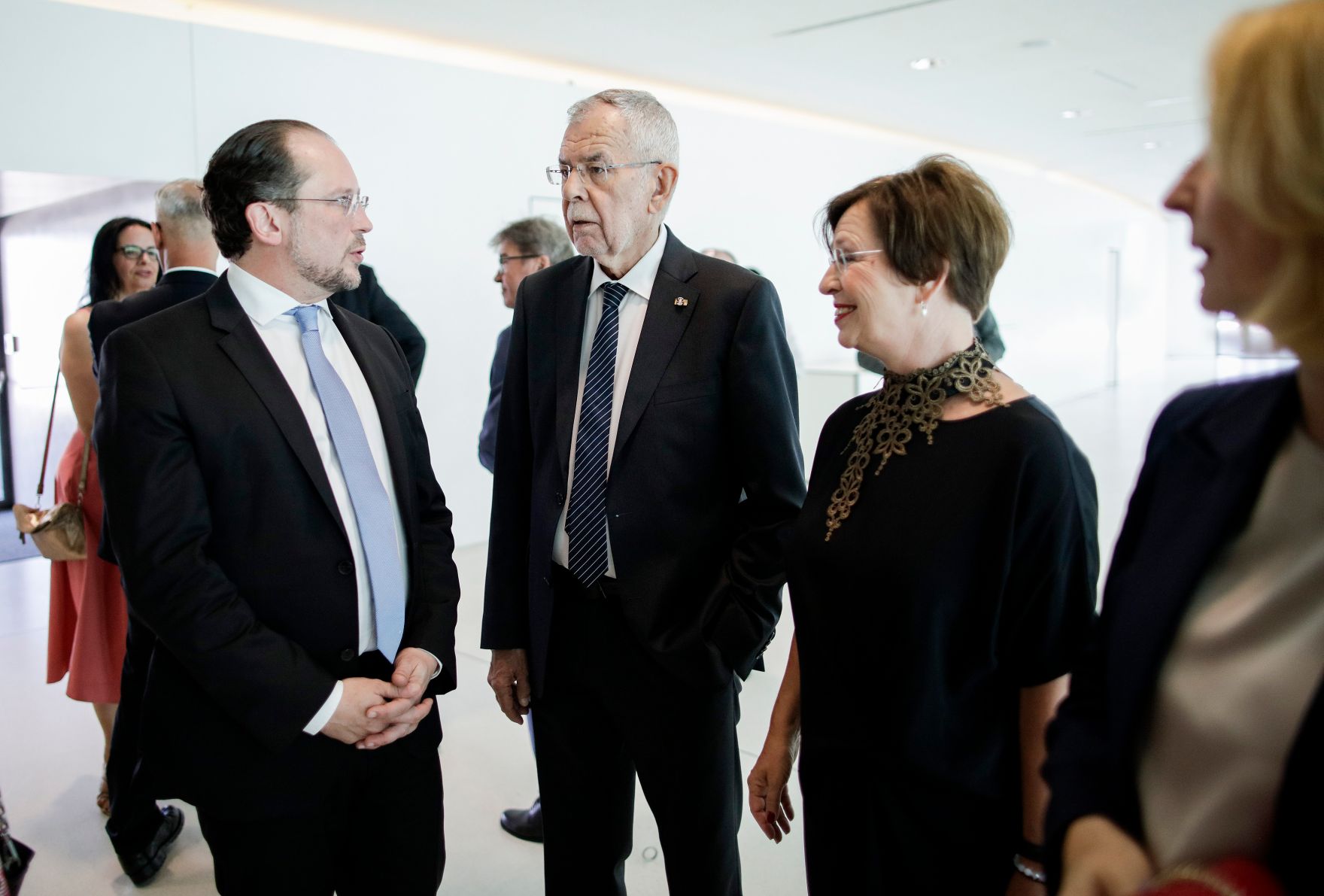 Am 17. Juli 2019 reiste Bundesminister Alexander Schallenberg (l.) anl&auml;sslich der Er&ouml;ffnung der Bregenzer Festspiele nach Bregenz. Im Bild mit Bundespr&auml;sident Alexander van der Bellen.