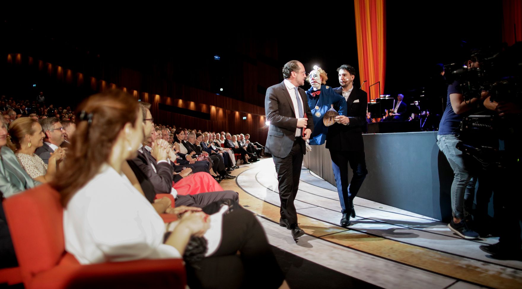 Am 17. Juli 2019 reiste Bundesminister Alexander Schallenberg (im Bild) anl&auml;sslich der Er&ouml;ffnung der Bregenzer Festspiele nach Bregenz.