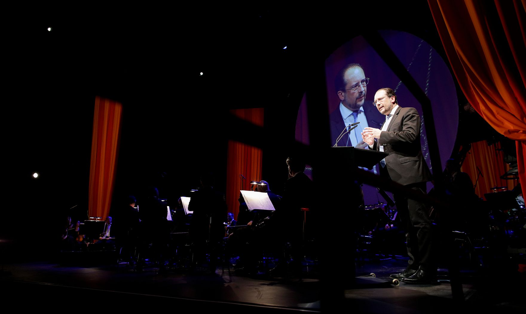 Am 17. Juli 2019 reiste Bundesminister Alexander Schallenberg (im Bild) anl&auml;sslich der Er&ouml;ffnung der Bregenzer Festspiele nach Bregenz.