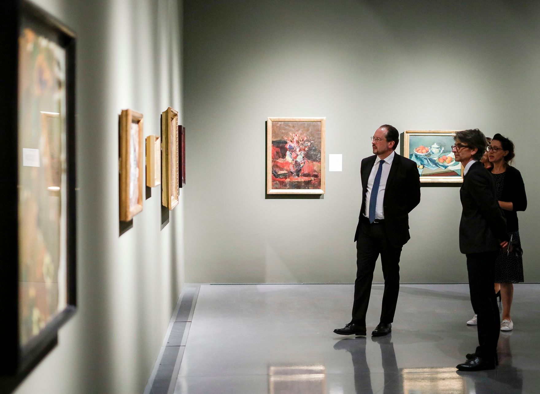 Am 26. Juli 2019 reisten Bundeskanzlerin Brigitte Bierlein und Bundesminister Alexander Schallenberg (l.) anl&auml;sslich der Er&ouml;ffnung der Salzburger Festspiele nach Salzburg. Im Bild bei der Besichtigung der Neuen Residenz.