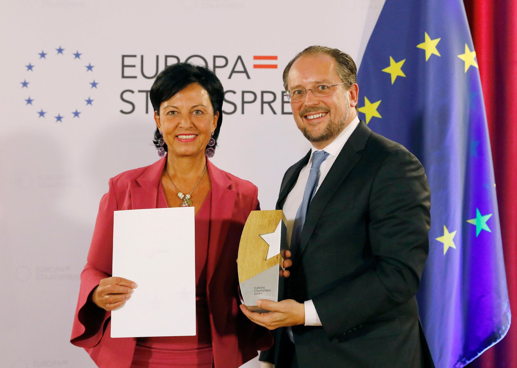 Am 17. September 2019 verlieh Bundesminister Alexander Schallenberg den Europastaatspreis.