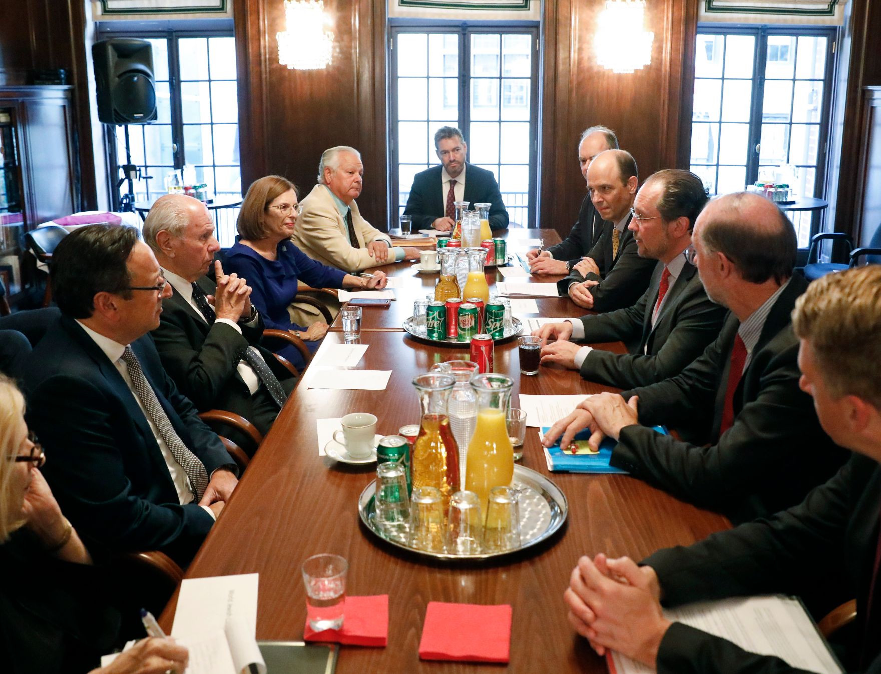 Am 24. September 2019 setzte Bundesminister Alexander Schallenberg seiner Reise anl&auml;sslich der UN-Generalversammlung nach New York fort. Im Bild mit j&uuml;dischen Organisationen.