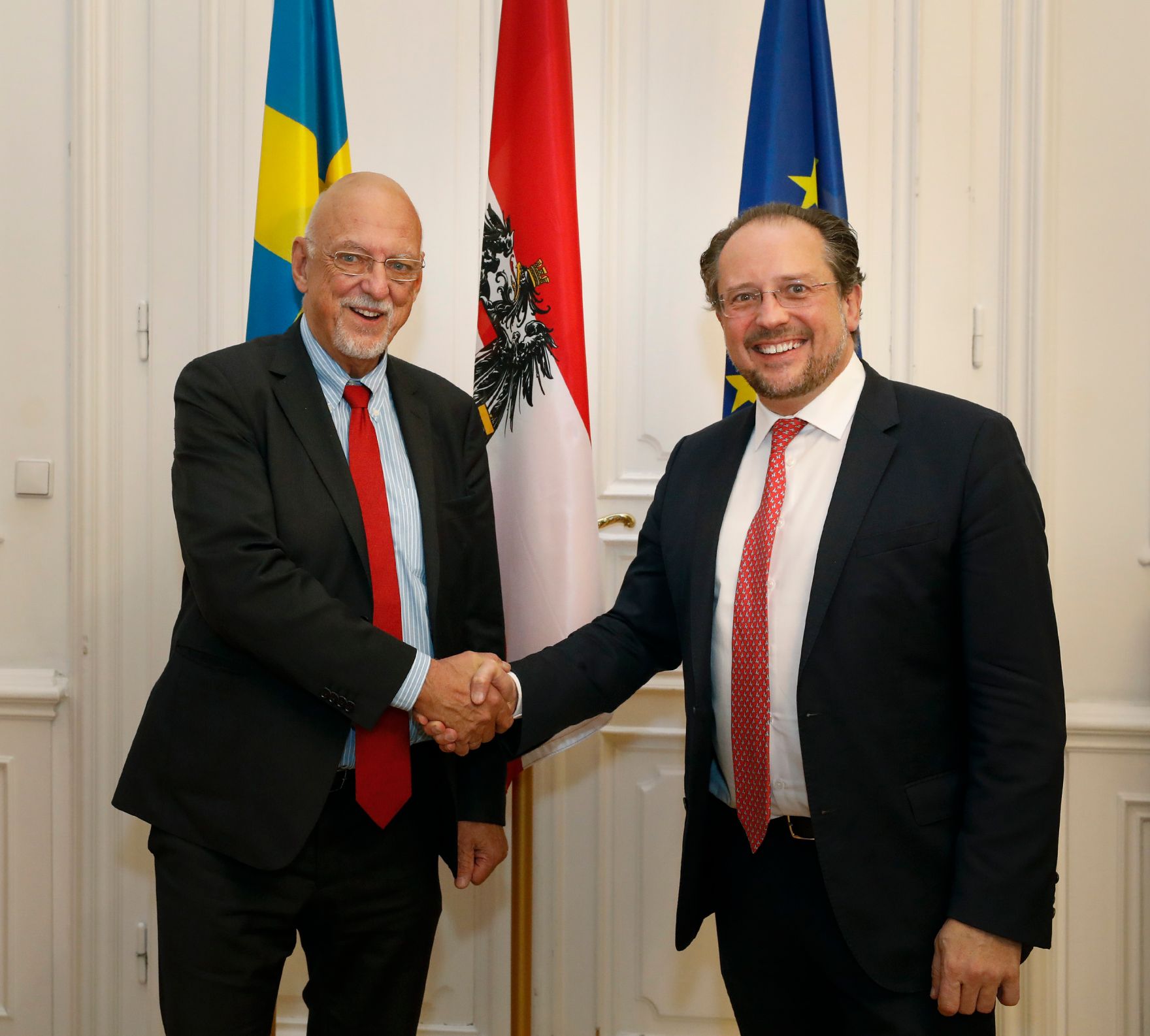 Am 9. Oktober 2019 empfing Bundesminister Alexander Schallenberg (r.) den schwedischen EU-Minister Hans Dahlgren (l.) zu einem Gespr&auml;ch.