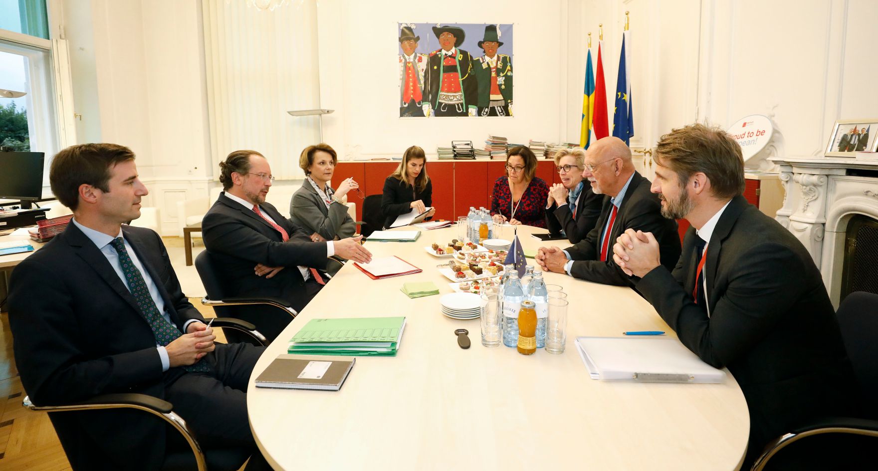 Am 9. Oktober 2019 empfing Bundesminister Alexander Schallenberg (2.v.l.) den schwedischen EU-Minister Hans Dahlgren (2.r.) zu einem Gespr&auml;ch.