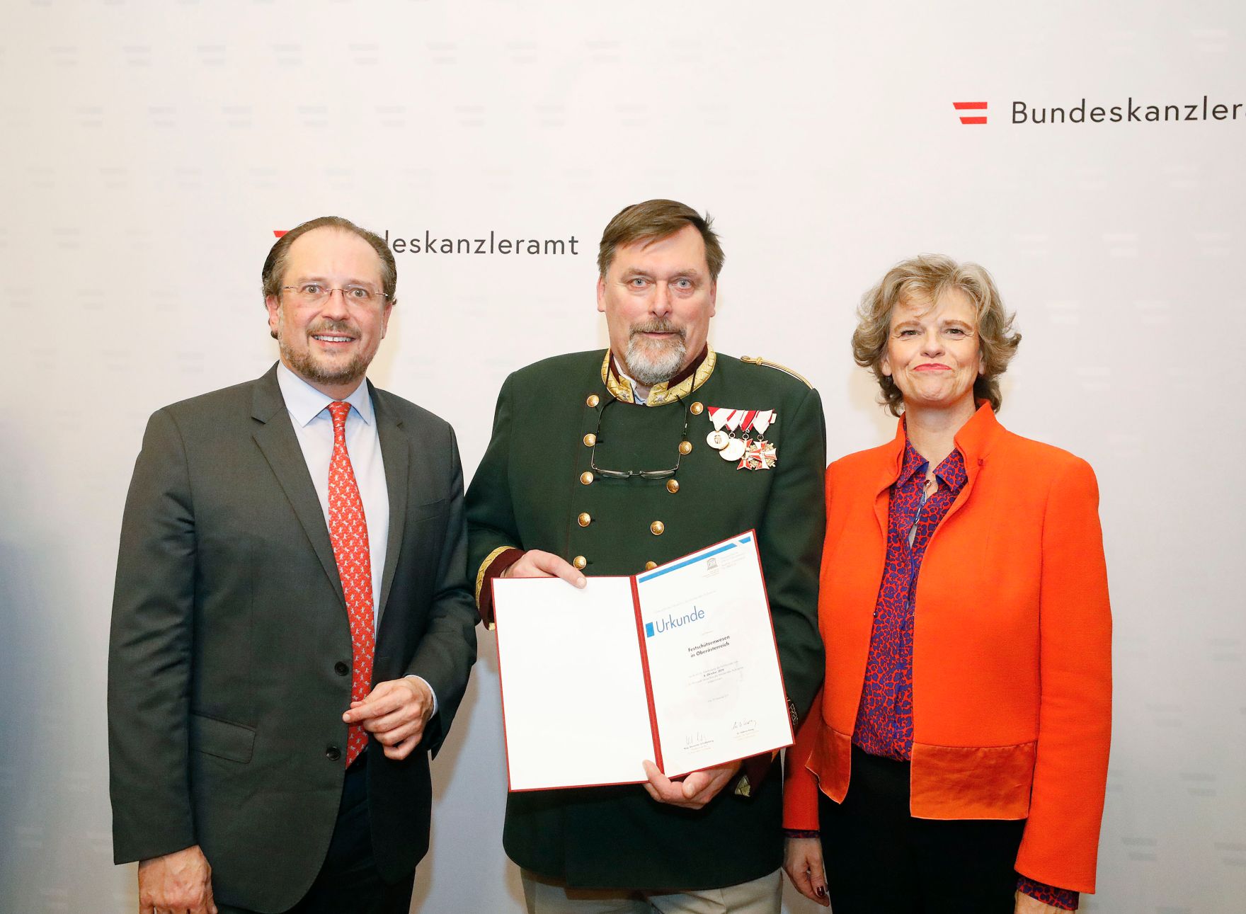 Am 29. November 2019 fand der Festakt 10-J&auml;hriges Jubil&auml;um der Ratifizierung der UNESCO Konvention und Verleihung der Urkunden an die Aufnahme Immaterielles Kulturerbe.