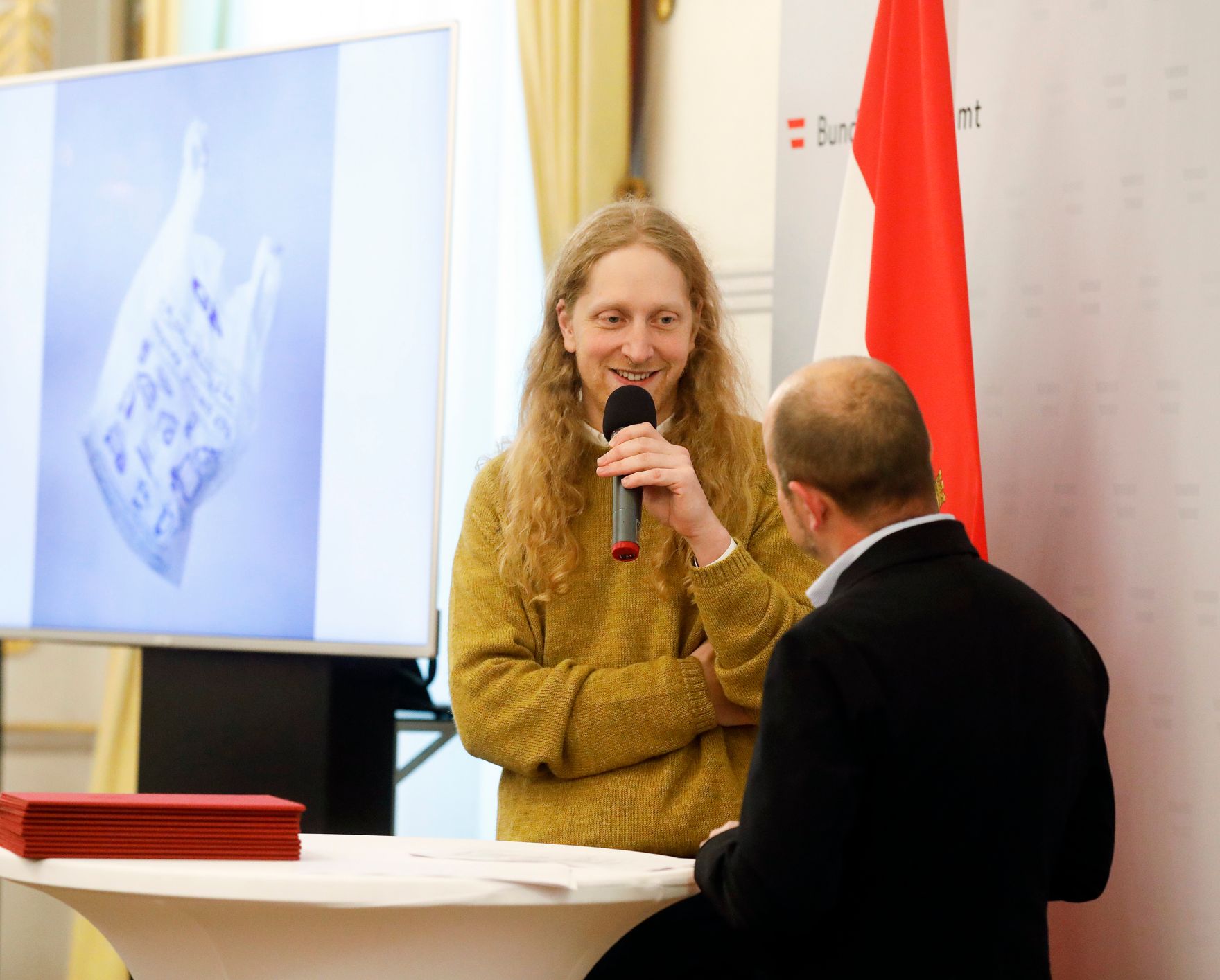 Am 6. Dezember 2019 nahm Bundesminister Alexander Schallenberg an der Verleihung der &quot;outstanding artist awards&quot; im Bundeskanzleramt teil.