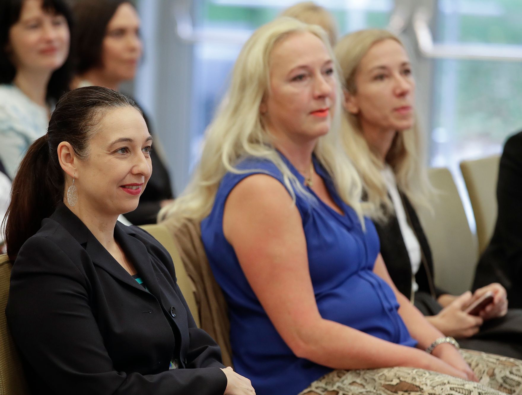 Am 12. Oktober 2019 er&ouml;ffnete Bundesministerin Ines Stilling (l.) die internationale Jahreskonferenz &bdquo;European Women's Management Development Network&ldquo; &ndash; einem Netzwerk von weiblichen F&uuml;hrungskr&auml;ften in aller Welt mit etwa 150 Teilnehmerinnen aus Europa, Asien und den USA.