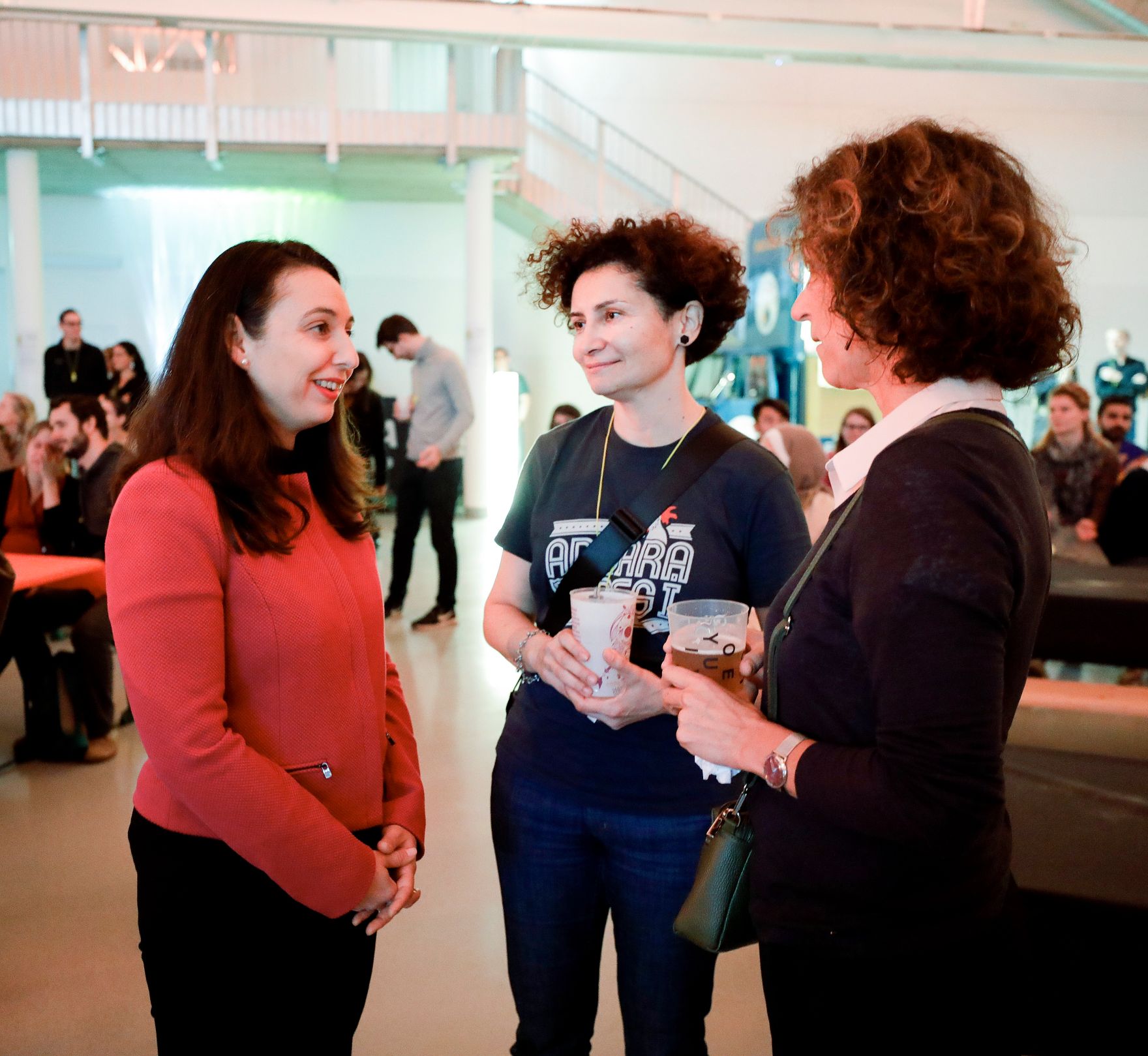 Am 26. Oktober 2019 er&ouml;ffnet Bundesministerin Ines Stilling die Benefizveranstaltung anl&auml;sslich des 20-j&auml;hrigen Bestehens des Vereins ZARA.