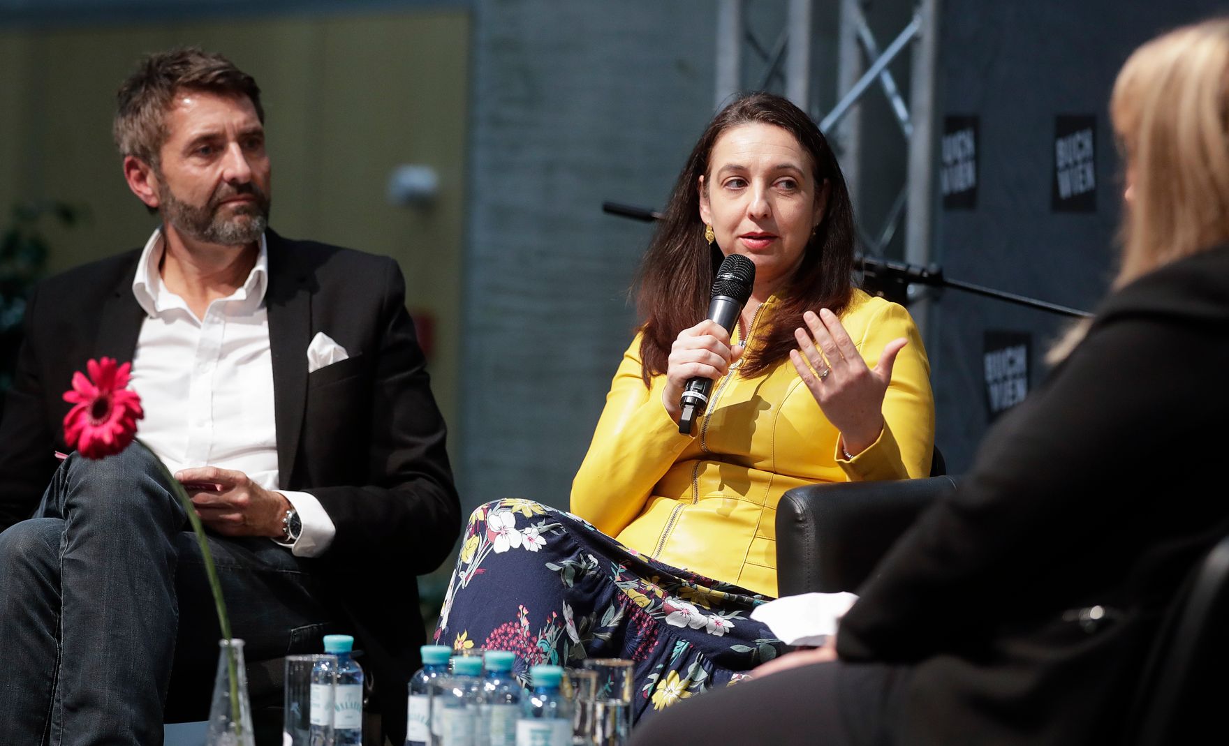 Am 8. November 2019 nahm Bundesministerin Ines Stilling (im Bild) im Rahmen der Buch Wien an der Podiumsdiskussion &bdquo;Literatur in der Gewaltpr&auml;vention&ldquo; teil.